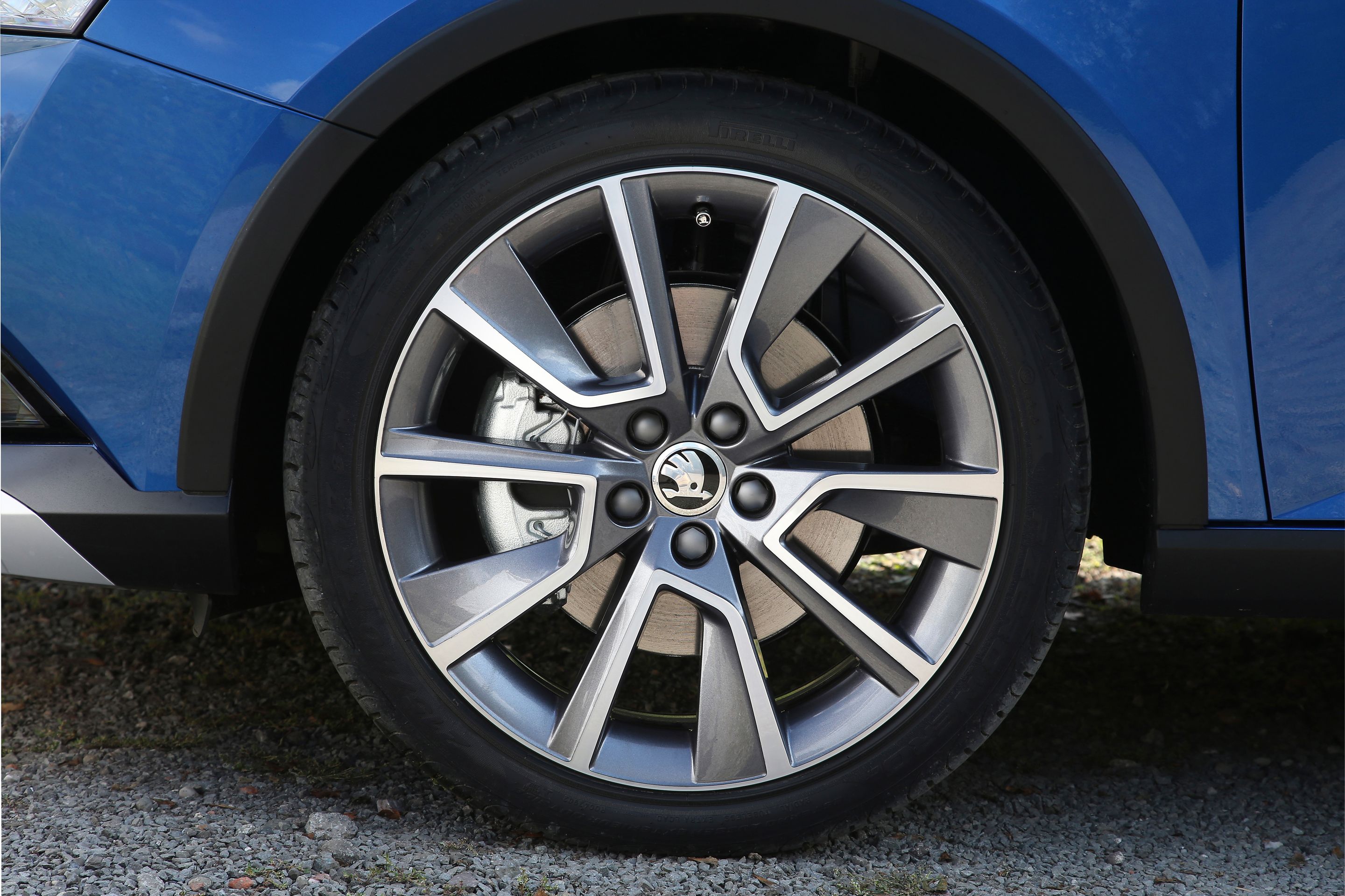 Fabia Combi Scoutline - 12 - Fotogalerie: Nové geny pro fabii. Kombík dostal offroadové plasty (5/6)