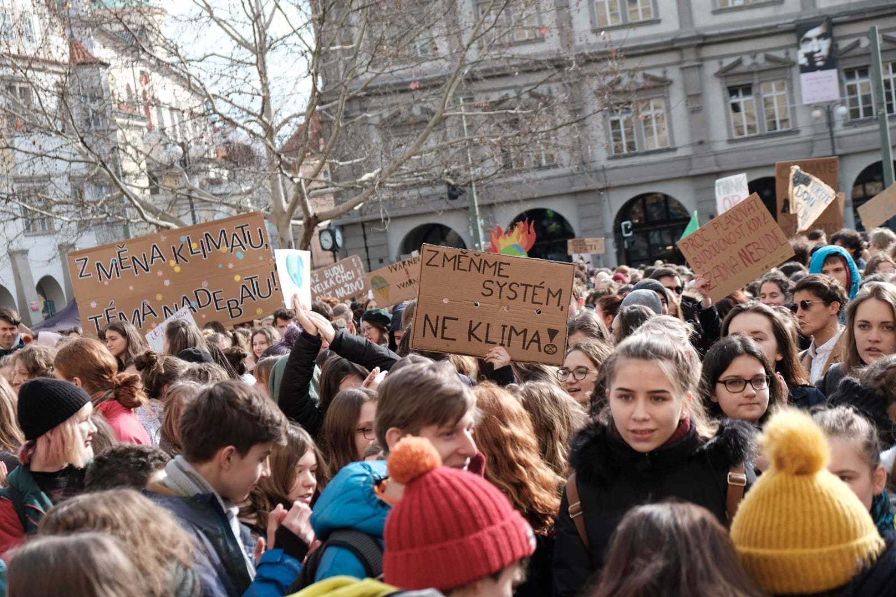 Demonstrace českých studentů za lepší klimatické podmínky - 8 - GALERIE: Demonstrace českých studentů za lepší klimatické podmínky (8/14)
