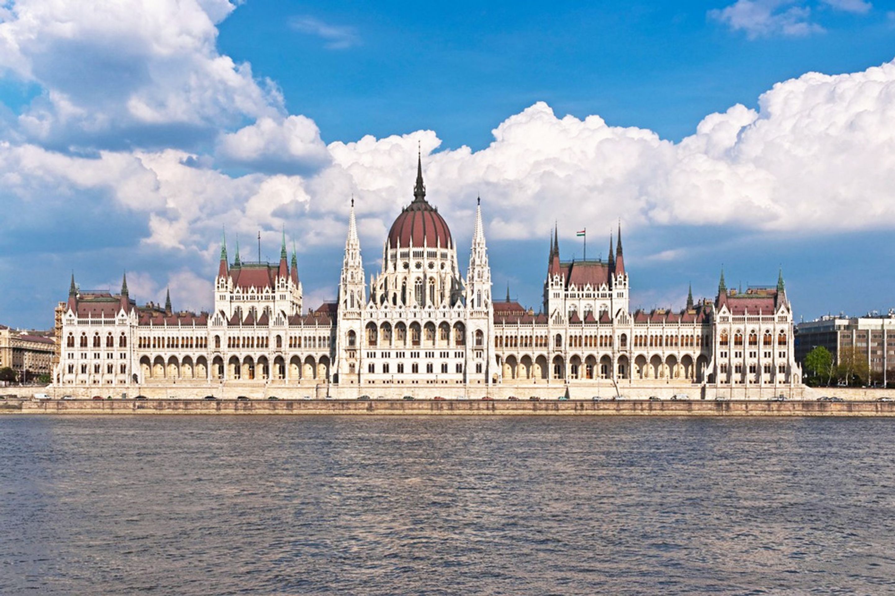 Budapešťský parlament - Tipy na dovolenou v Maďarsku (1/2)