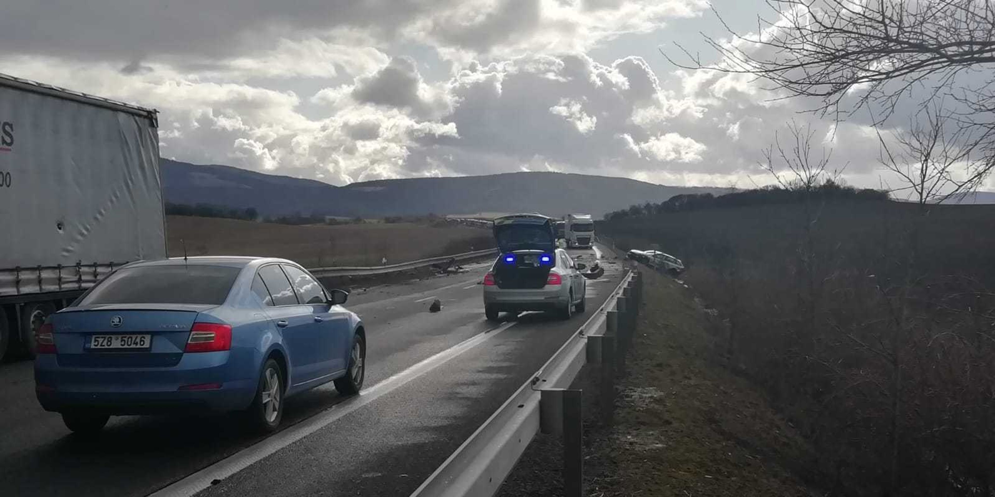Tragická nehoda u obce Bánov - 3 - GALERIE: Tragická nehoda u obce Bánov (2/4)