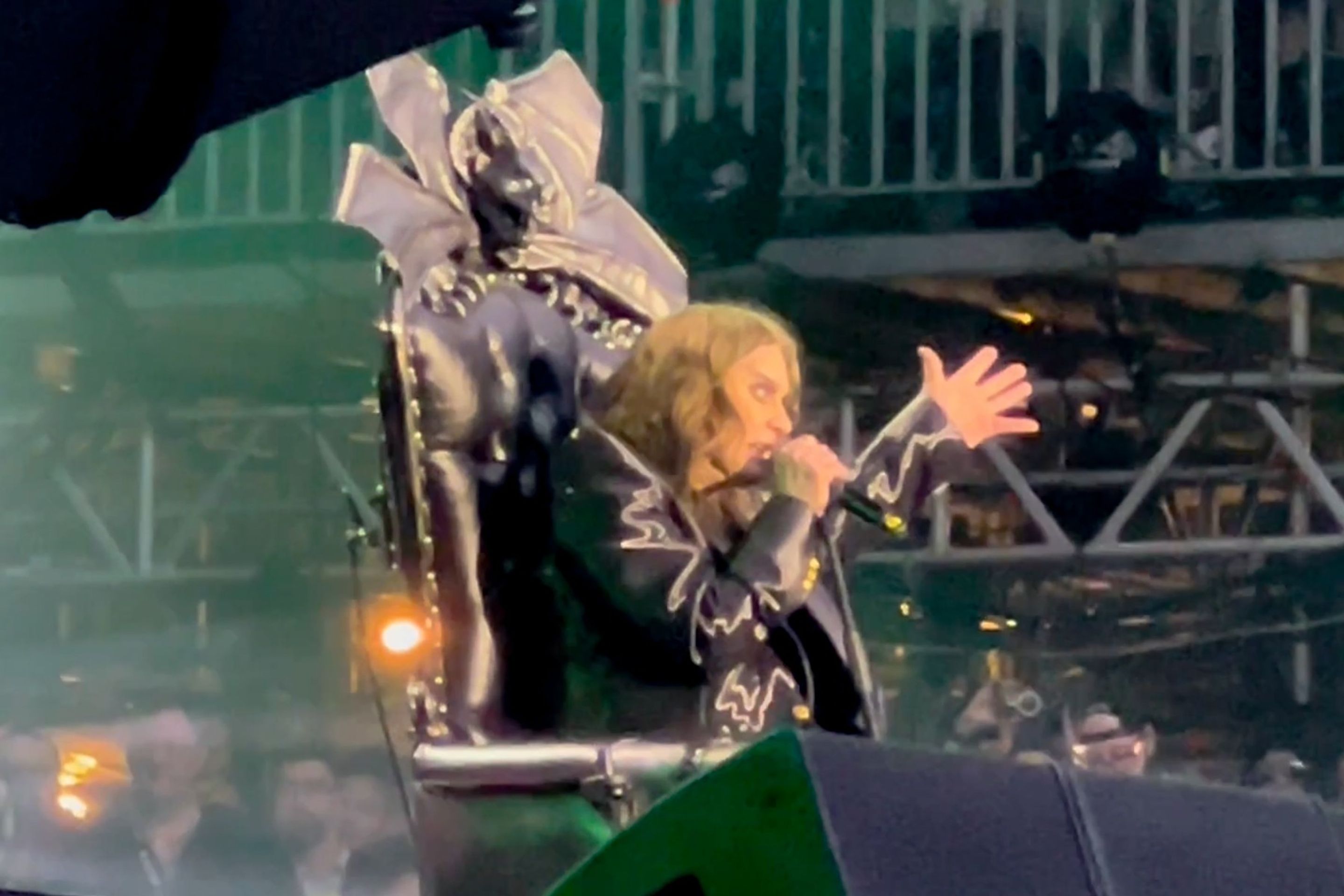 Poslední koncert Ozzyho Osbourna - Poslední fotky Ozzyho Osbourna (3/4)