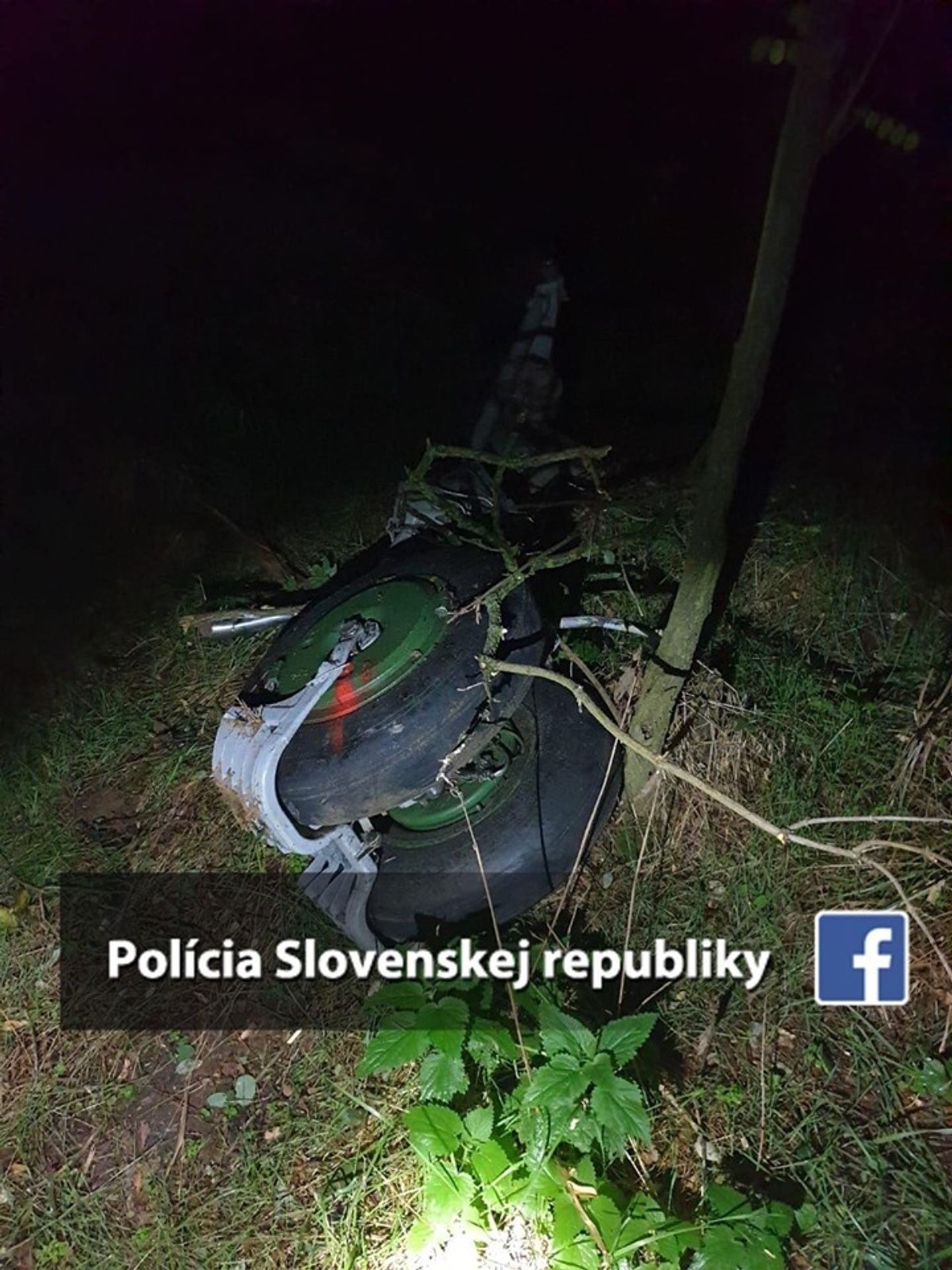 Zřícený letoun na Slovensku - 2 - GALERIE: Na Slovensku se zřítila stíhačka (2/3)