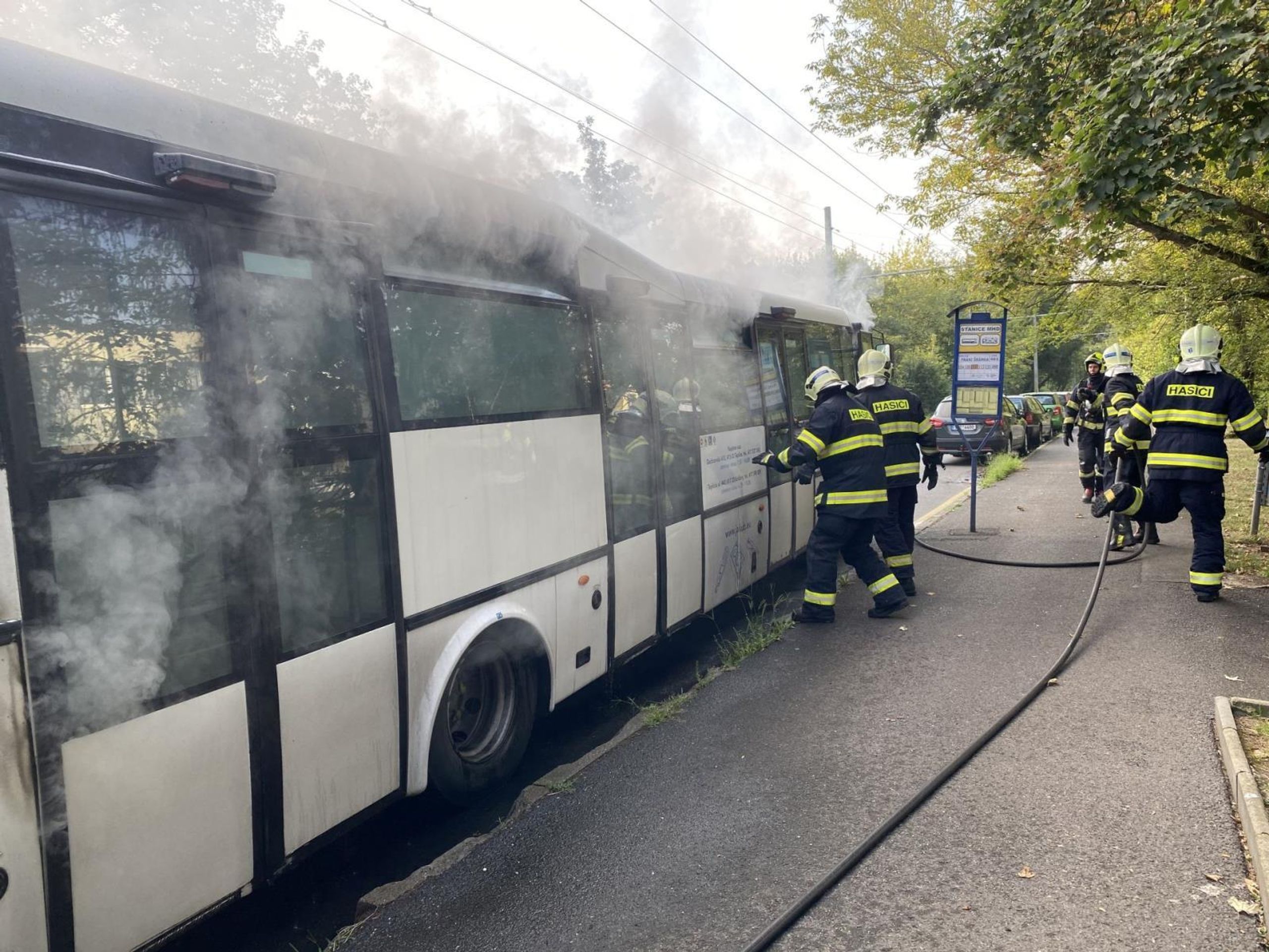Požár autobusu v Teplicích - 4 - GALERIE: Požár autobusu v Teplicích (1/4)