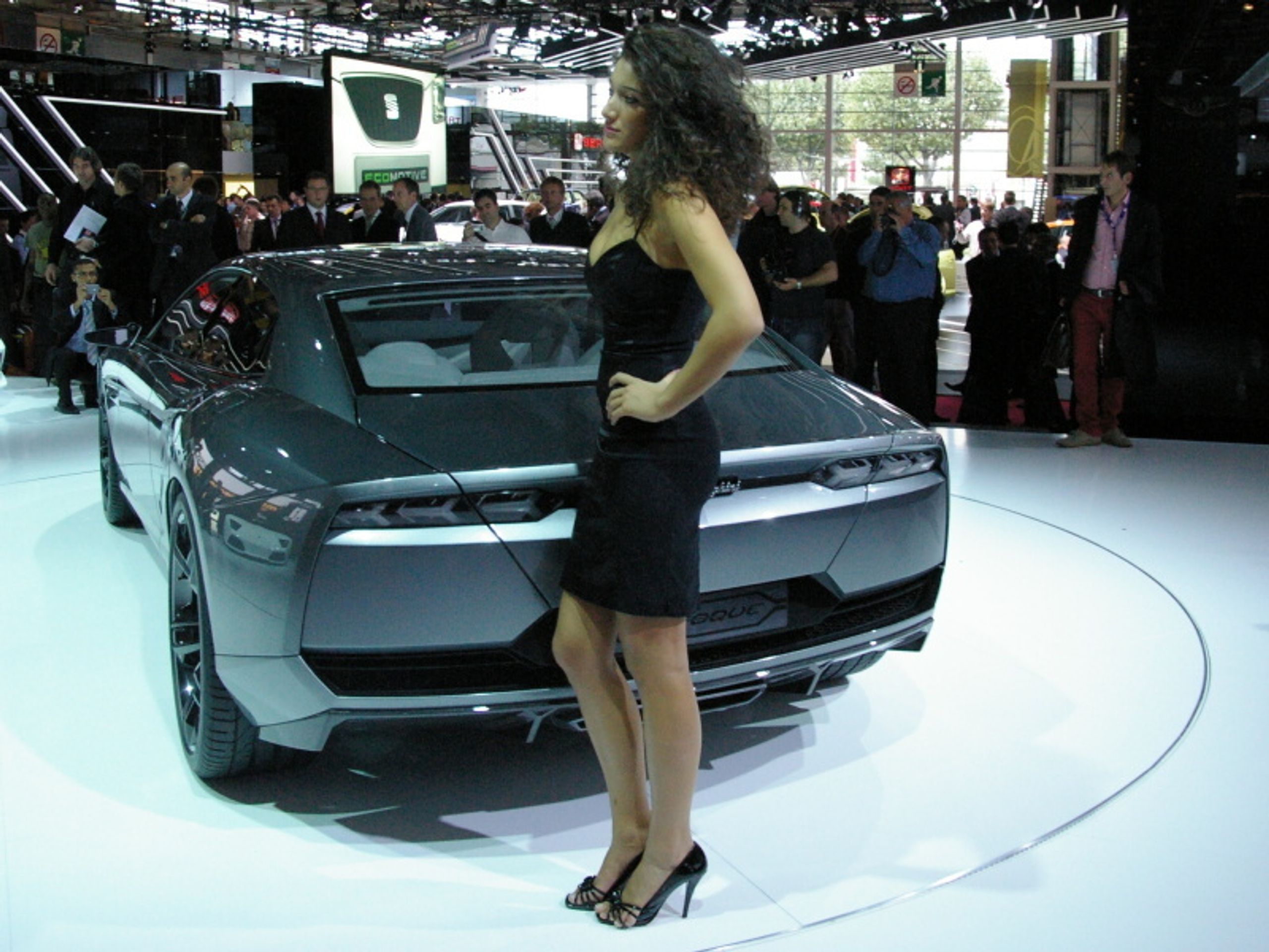 Lamborghini Estoque - GALERIE Lamborghini Estoque (6/6)