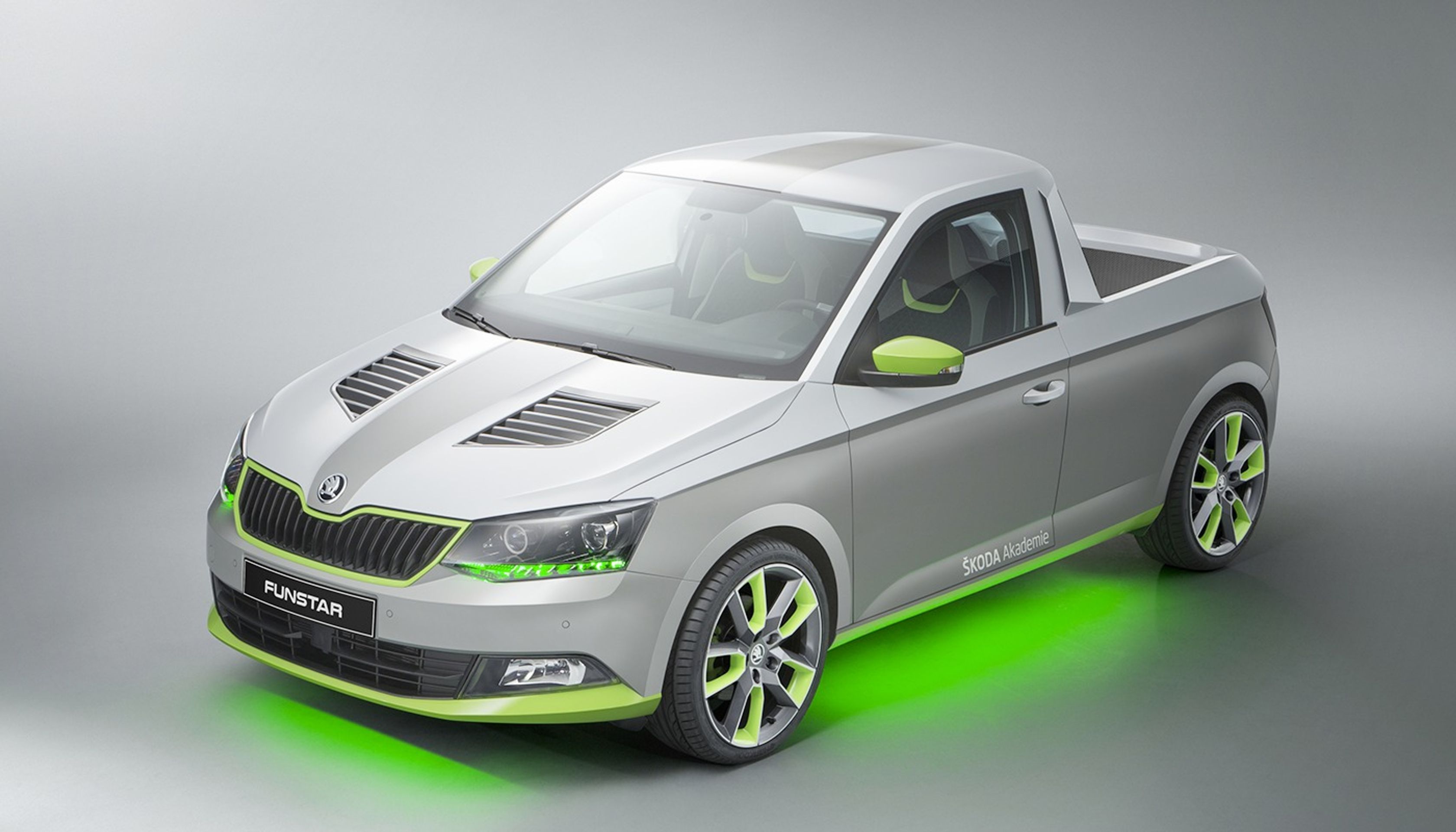 Studentský koncept Škoda Funstar z roku 2015 - Fabia jako sportovní pickup - Fotogalerie: Ve Škodě vyrobili Karoq jako kabriolet (15/17)