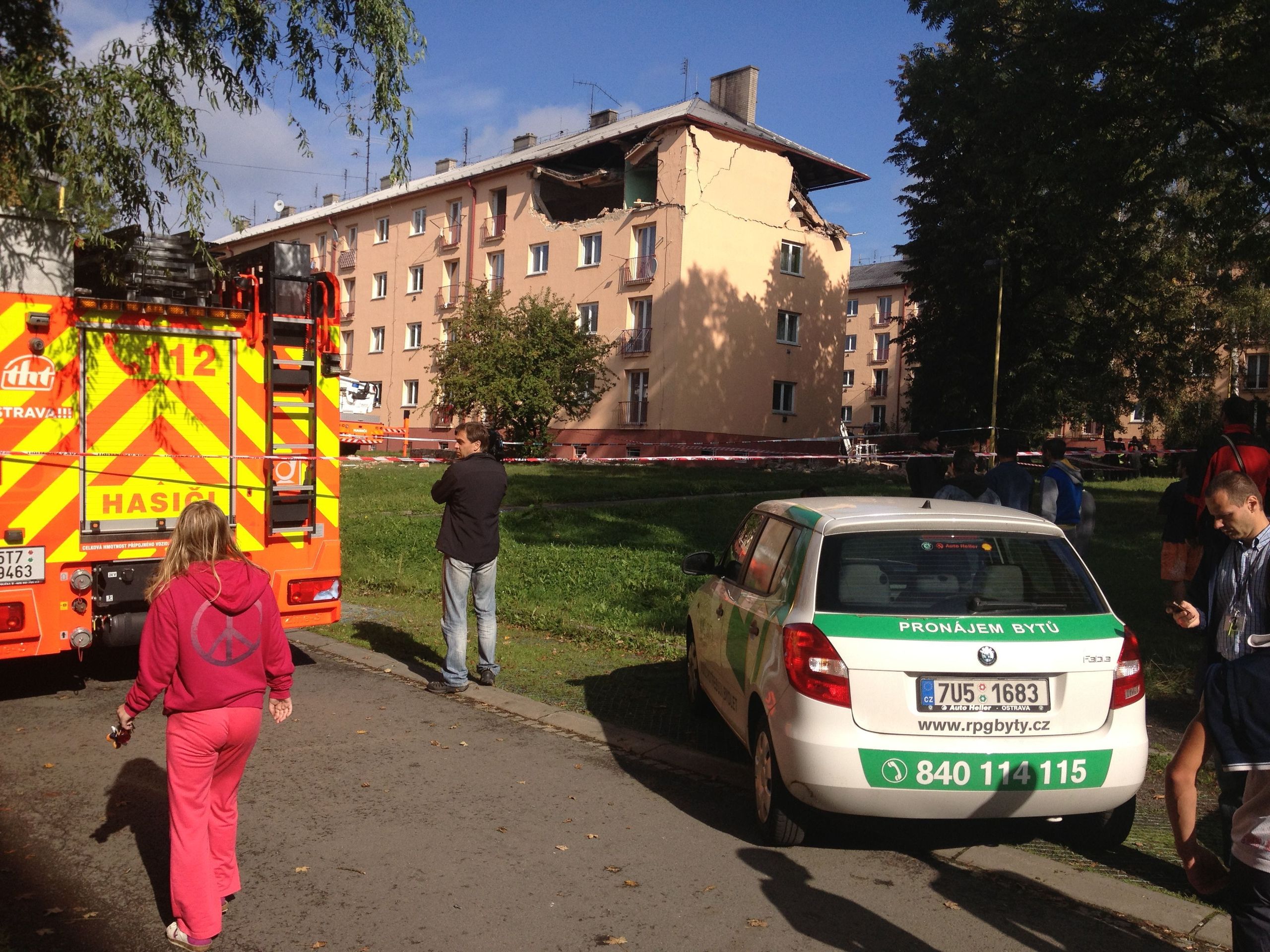 Exploze bytu v Havířově - 2 - GALERIE: Výbuch zdemoloval dům v Havířově (13/14)