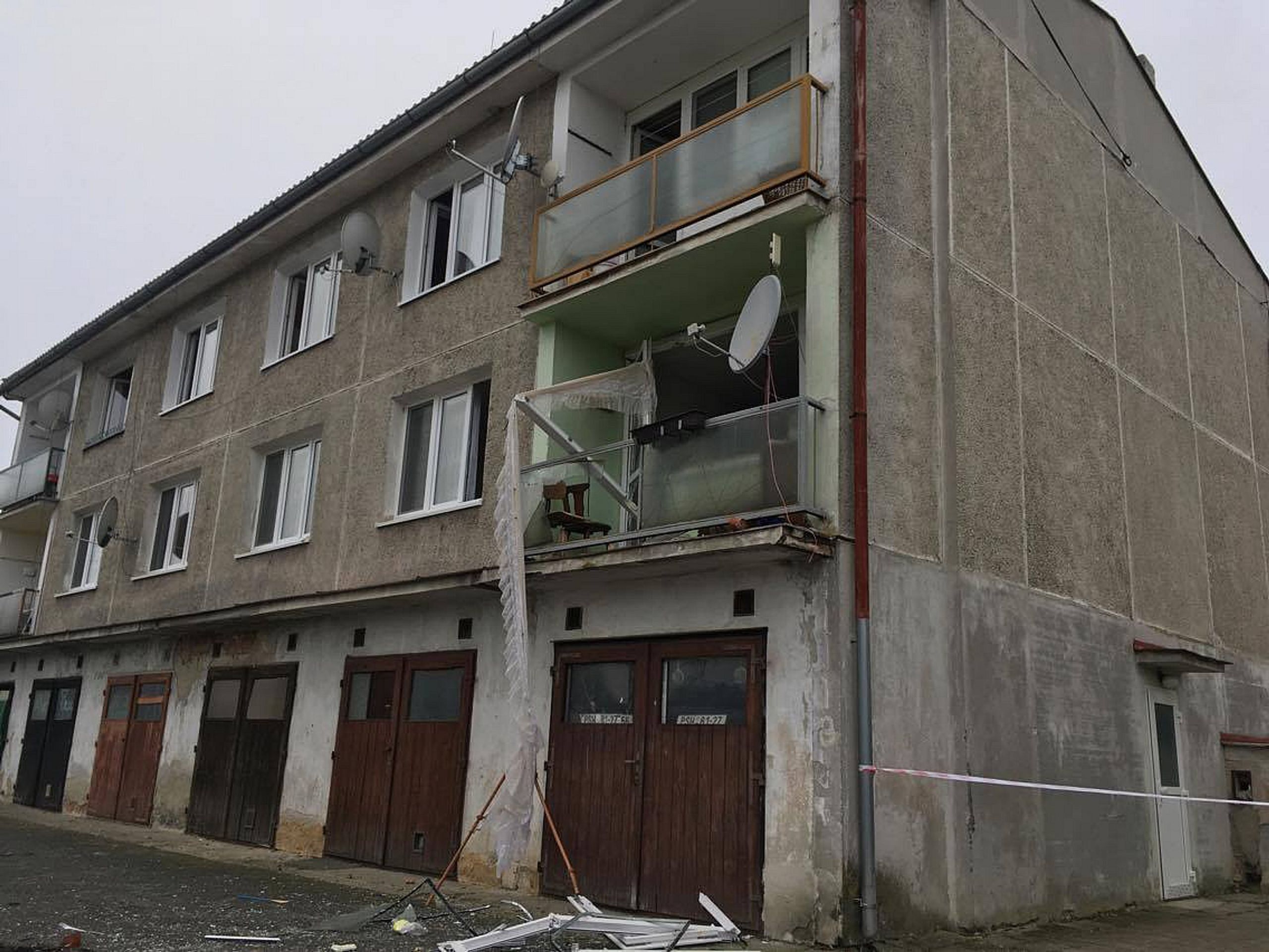 Exploze propanbutanové láhve v bytě v Drahotíně - 5 - GALERIE: Exploze propanbutanové láhve v bytě v Drahotíně (5/12)