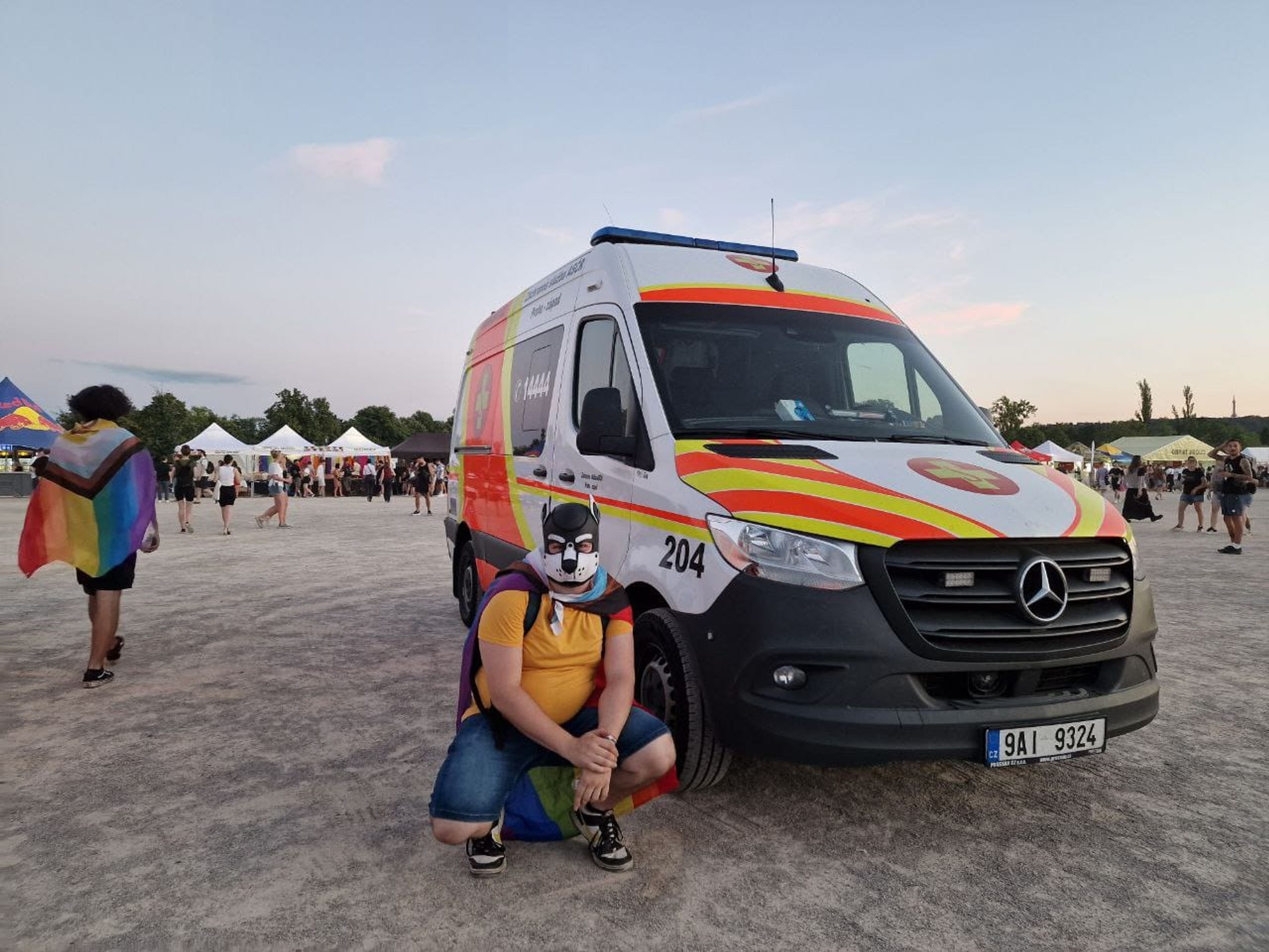 Dominik se považuje za sanitku (5) - Dominik se považuje za sanitku (3/5)