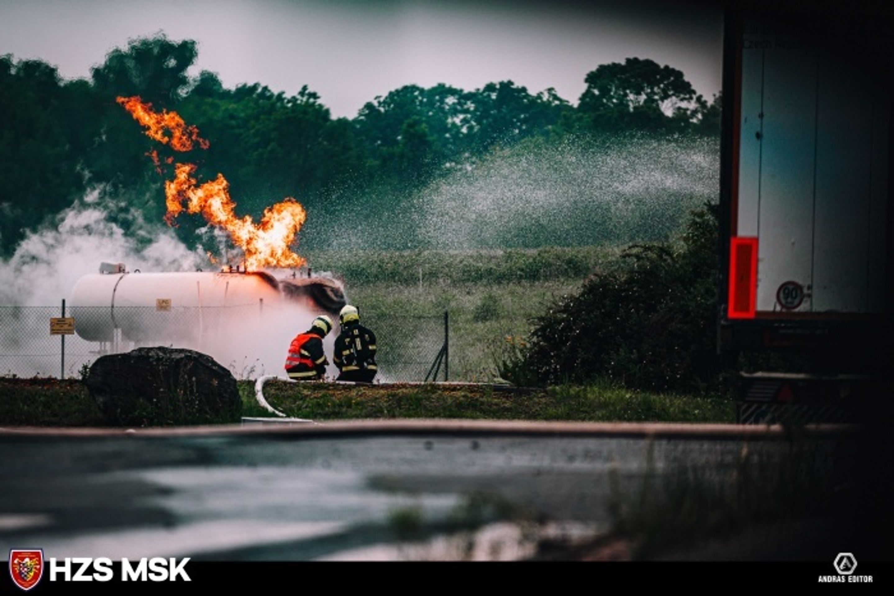 Požár zásobníku s LPG na benzínce v Českém Těšíně - 3 - GALERIE: Požár plynu na benzínce v Českém Těšíně (4/6)