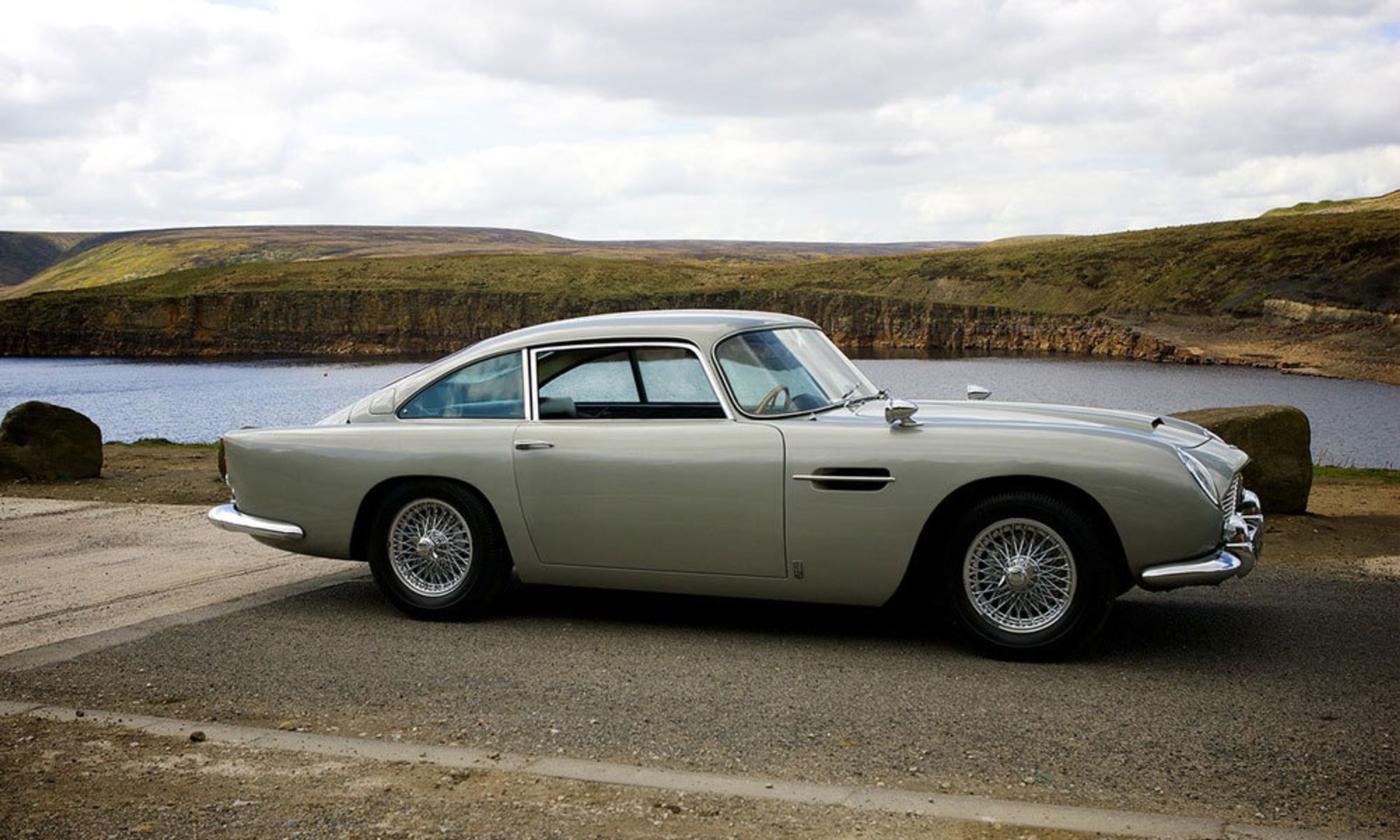 Bondův Aston Martin DB5 - 8 - Fotogalerie: Bondův Aston Martin DB5 (5/8)