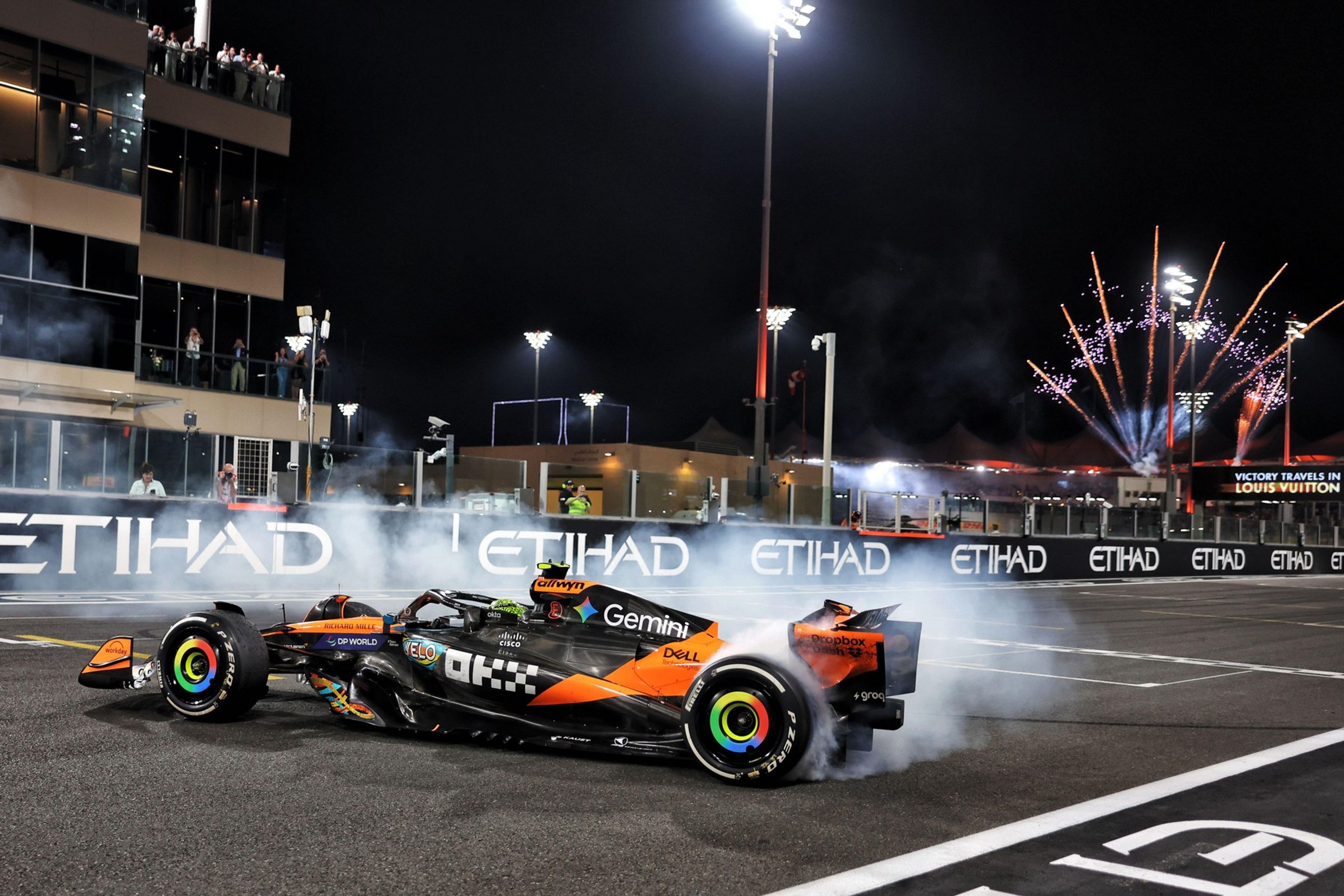 Lando Norris slaví titul mistra světa F1 - Lando Norris slaví titul v F1 (3/10)