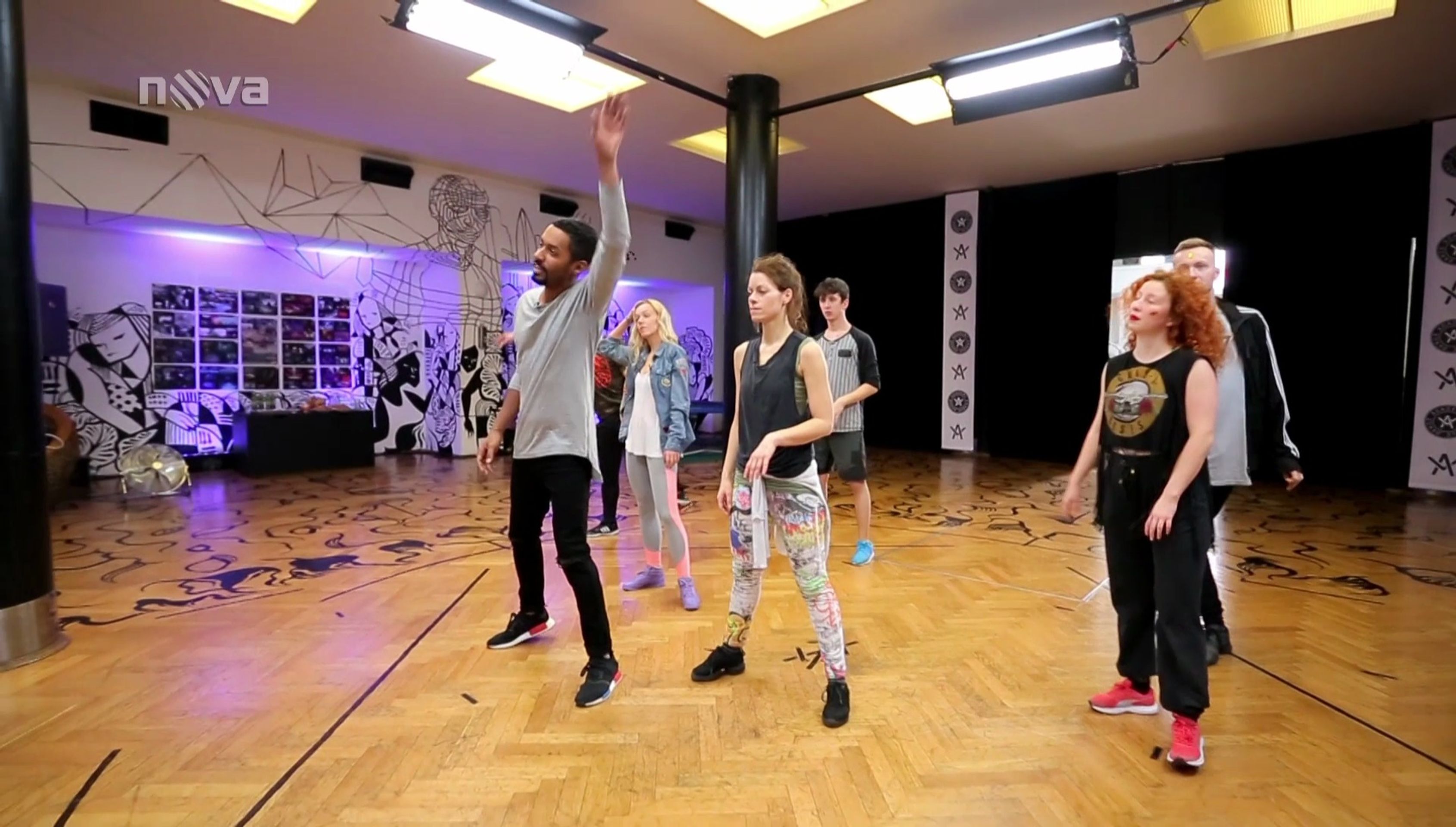 Tvoje tvář má známý hlas - Hana Holišová trénuje choreografii - 10 - GALERIE: Tvoje tvář má známý hlas - Hana Holišová trénuje choreografii (10/11)