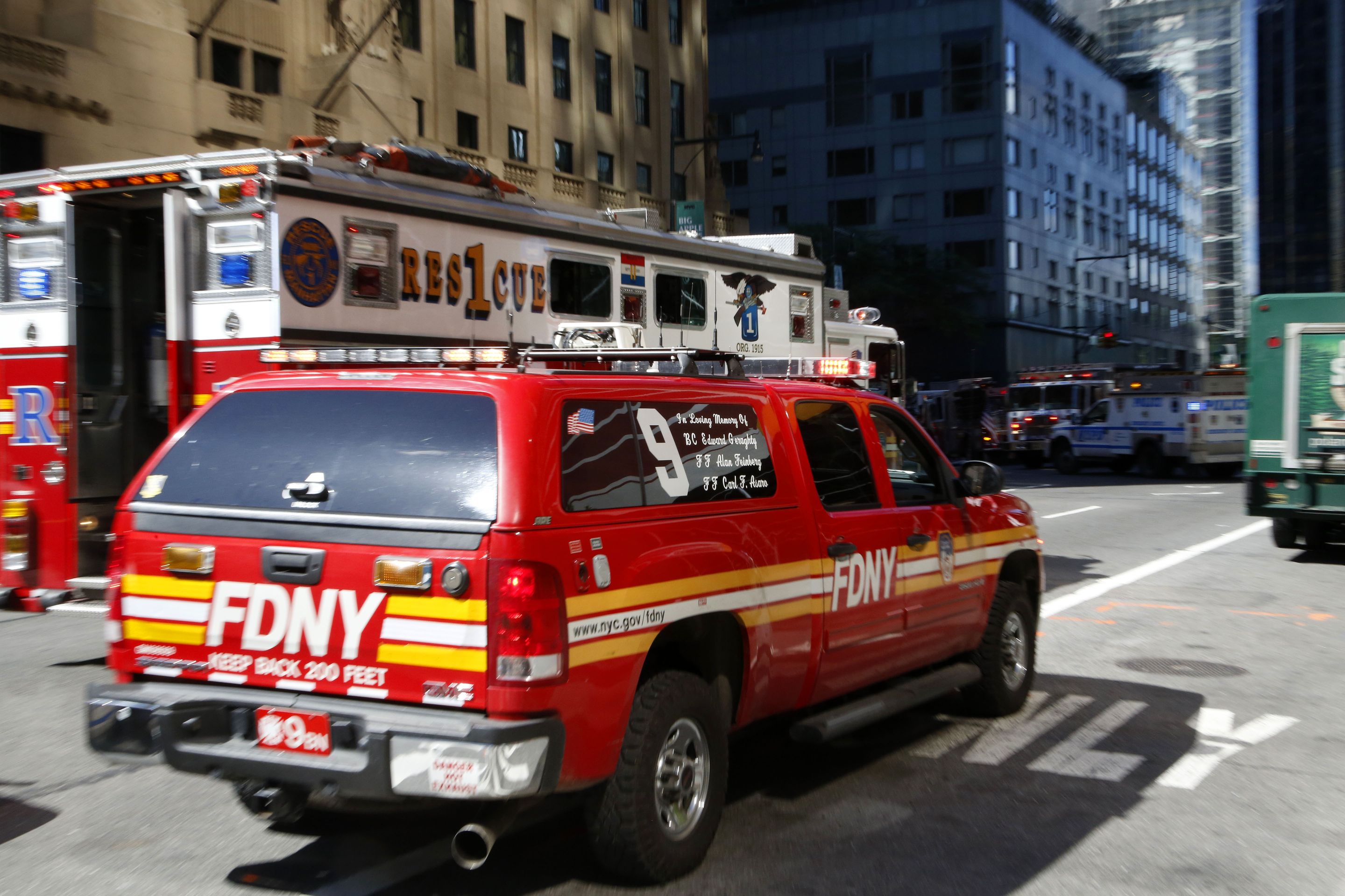 Newyorští hasiči - 1 - GALERIE: Drama na plošině na mrakodrapu (5/11)