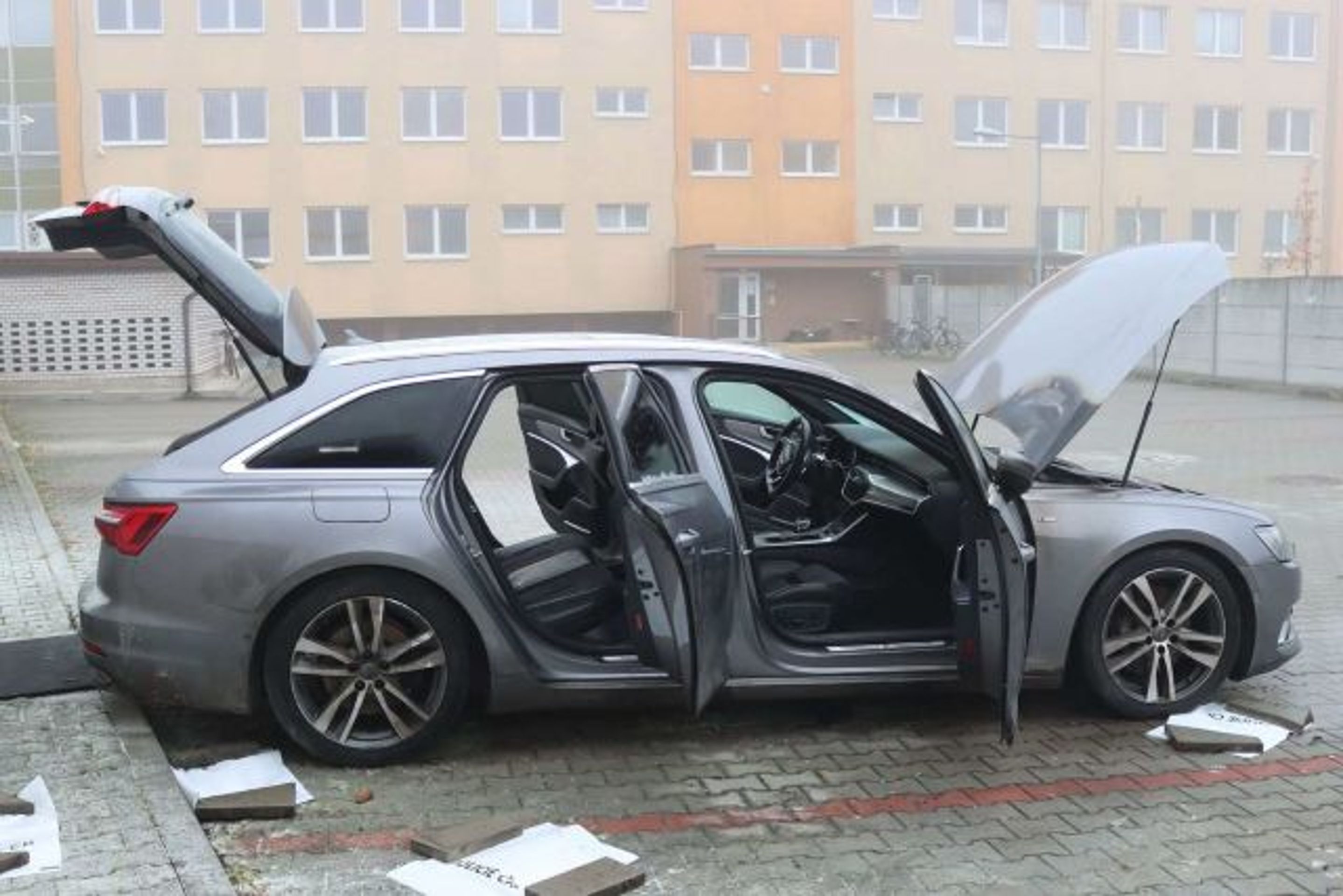 Zapálené auto na Prostějovsku - Zapálené auto na Prostějovsku (3/3)