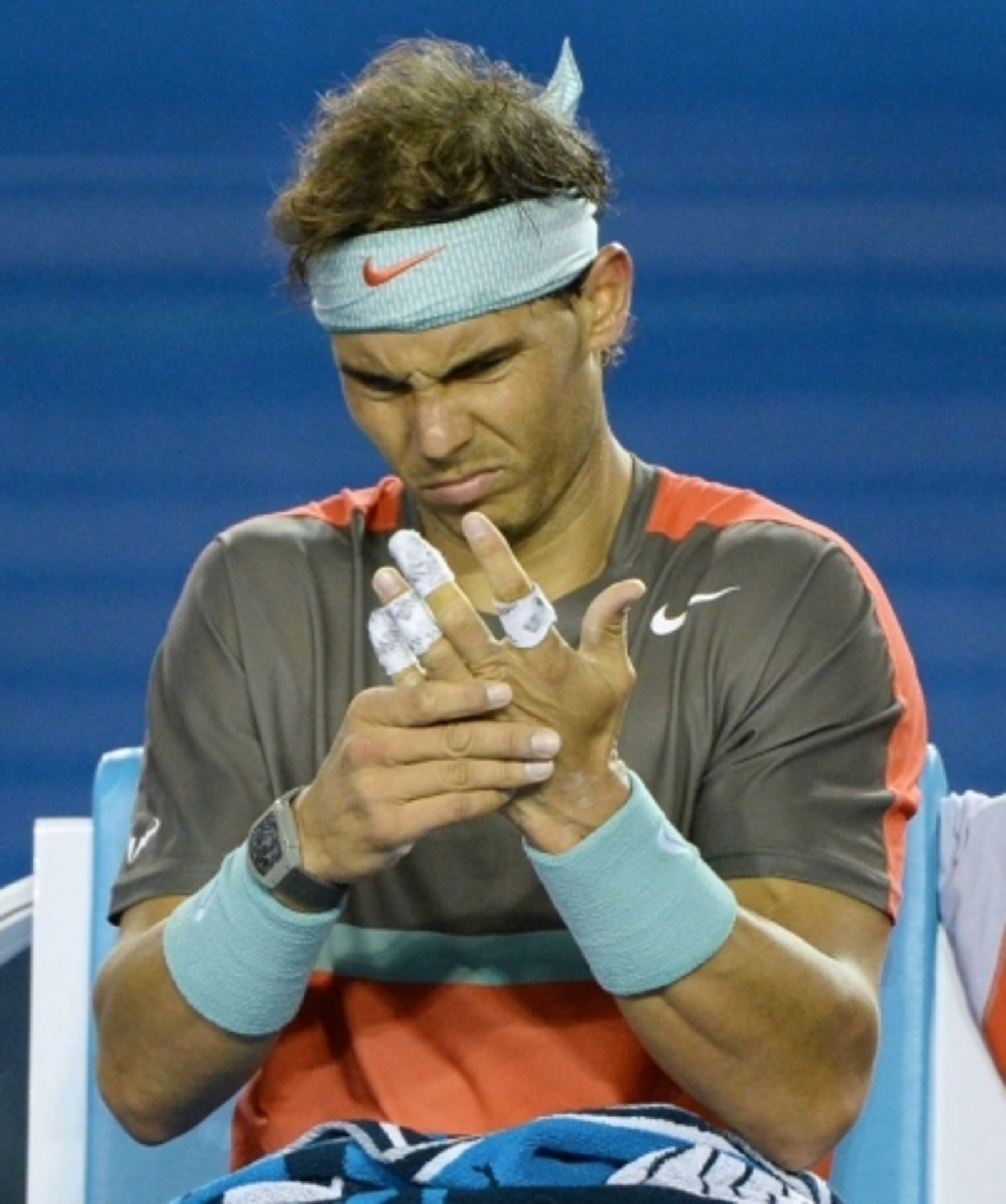 Rafael Nadal a jeho prasklý puchýť - 5 - GALERIE: Rafael Nadal postoupil do finále i se zkrvavenou dlaní (3/8)