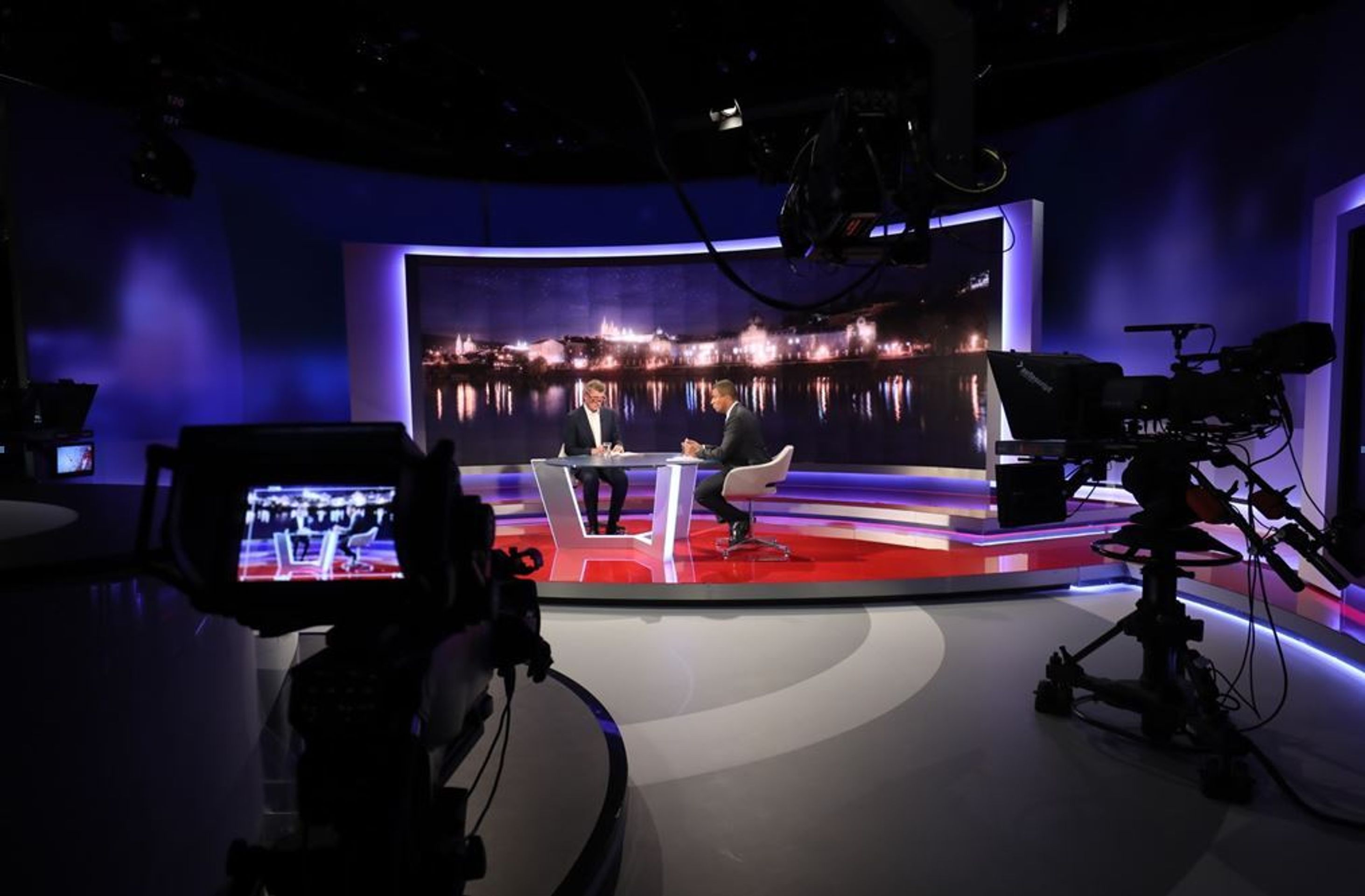 Andrej Babiš - debata - 2 - GALERIE: Andrej Babiš v rozhovoru pro TV Nova (2/7)