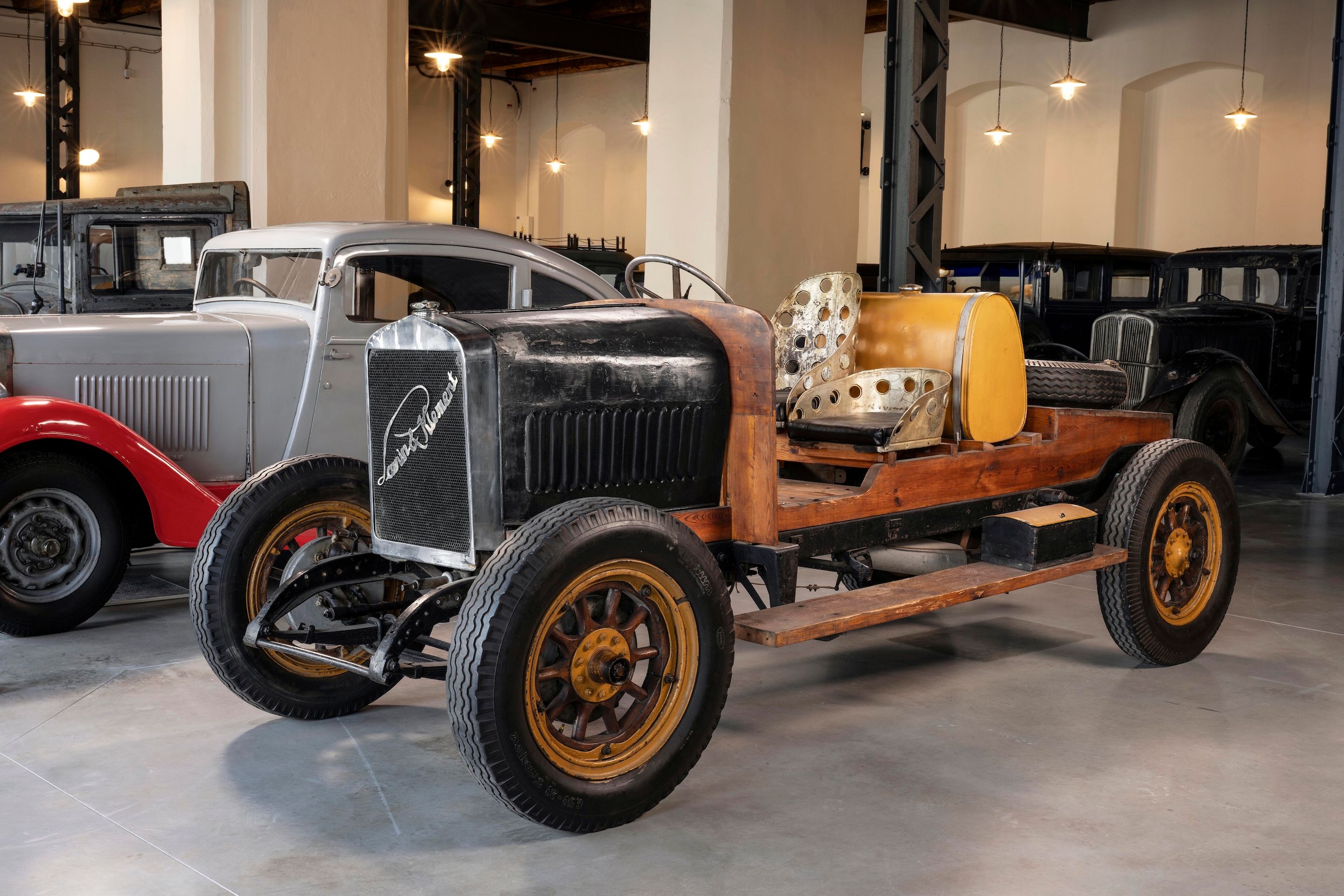 Unikátní historické vozy v nové expozici Škoda Muzea - Škoda Muzeum ukáže unikátní historické vozy před renovací (34/48)