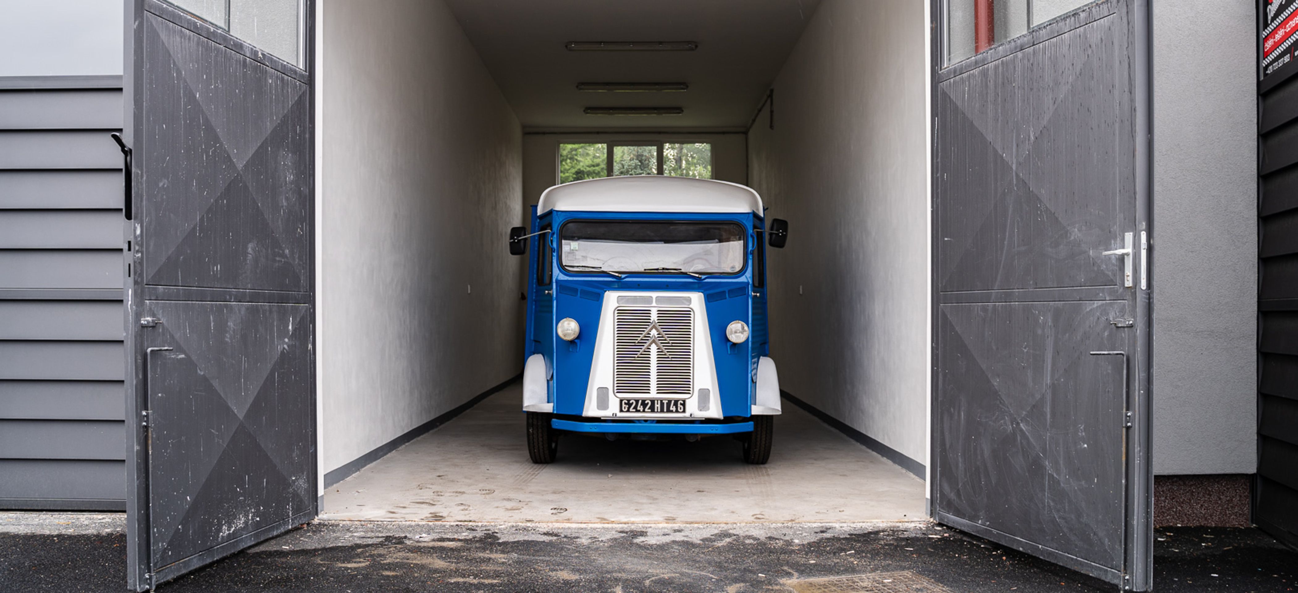 Pivní mašina Citroën HY VAN z roku 1976 - 13 - Fotogalerie: Úprava stařičkého Citroënu HY VAN z roku 1976 (7/9)