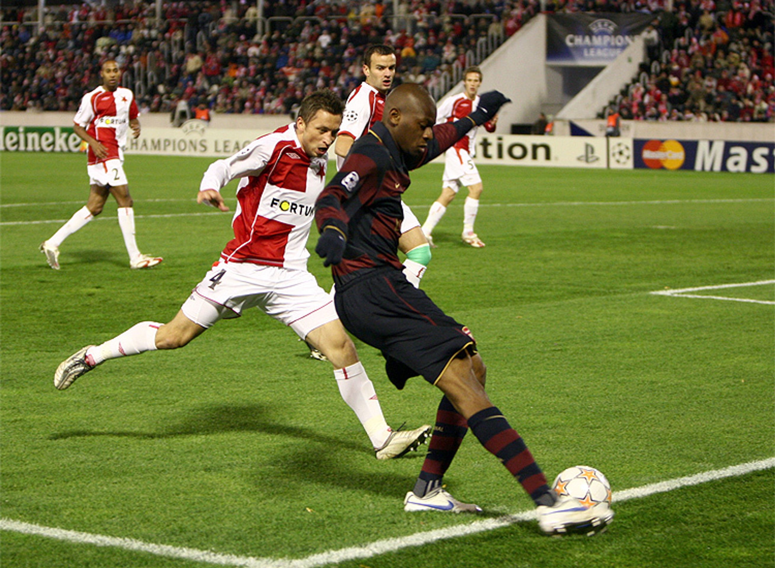 Slavia - Arsenal 0:0 - Senzace: Slavia ukradla Arsenalu bod! (1/8)
