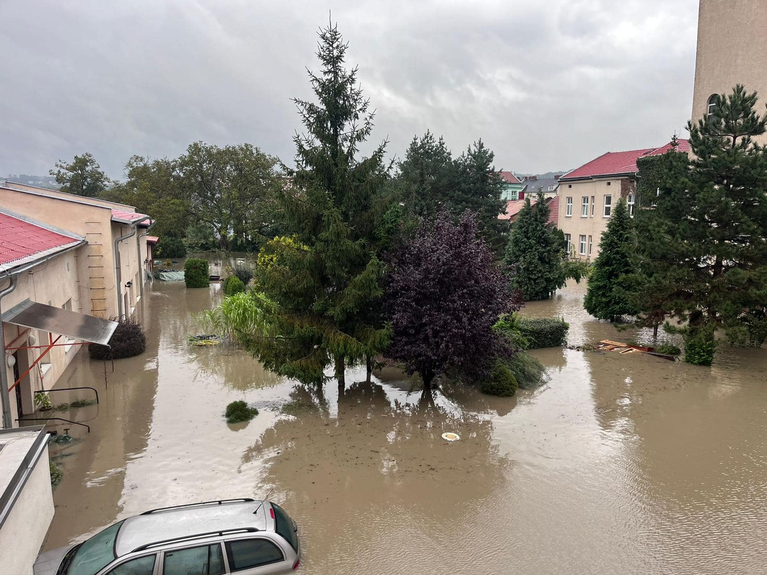 Protržení hráze v Nové Vsi v Ostravě, 16. 9. 2024 Facebook náměstka Lukáše Curyla (1) - Povodně v Česku (22/106)