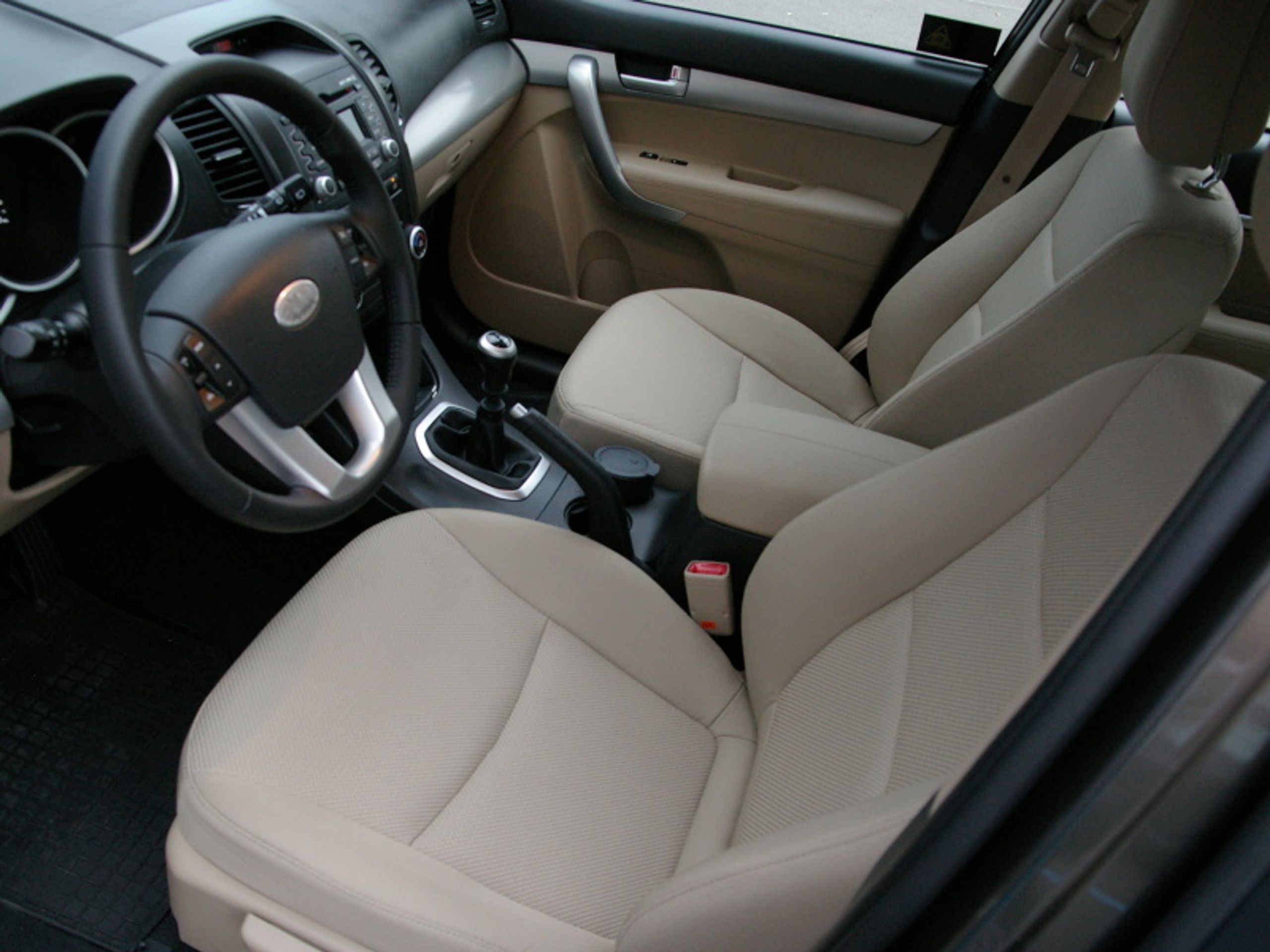 Kia Sorento-7 - GALERIE Kia Sorento (6/8)