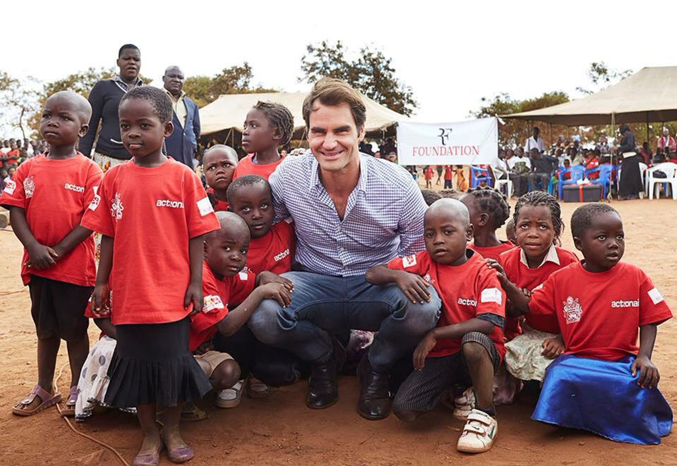 Roger Federer pomáhá dětem v Africe 2 - Galerie: Roger Federer pomáhá dětem v Africe (5/5)