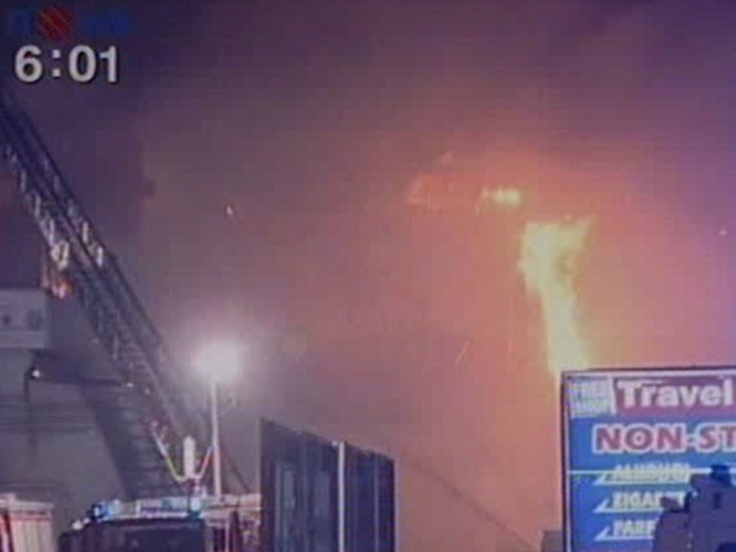 Požár v Hatích - Tržnici u rakouských hranic zachvátil rozsáhlý požár (2/3)