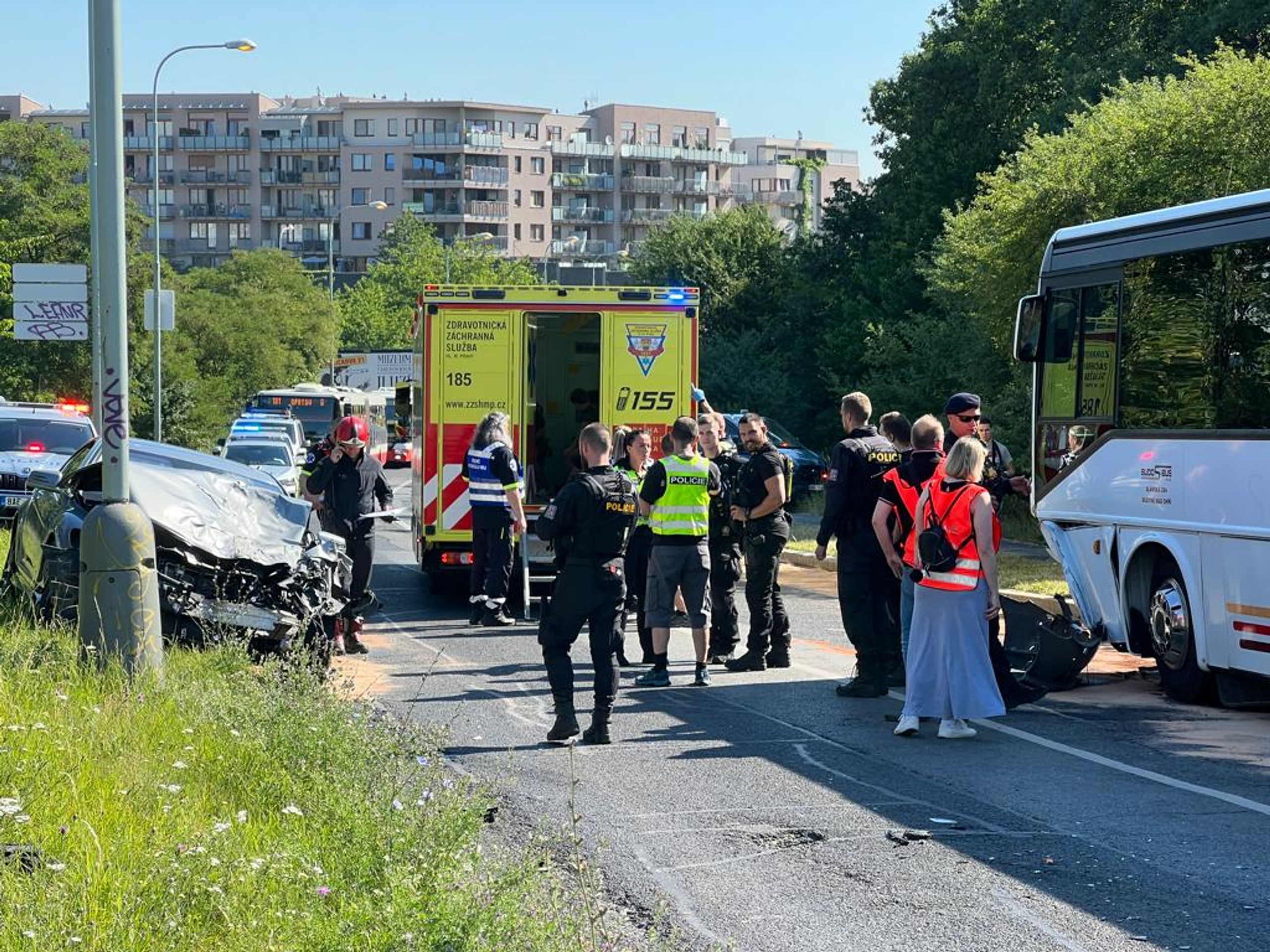 Nehoda autobusu na Chodově - Nehoda autobusu na Chodově (8/8)