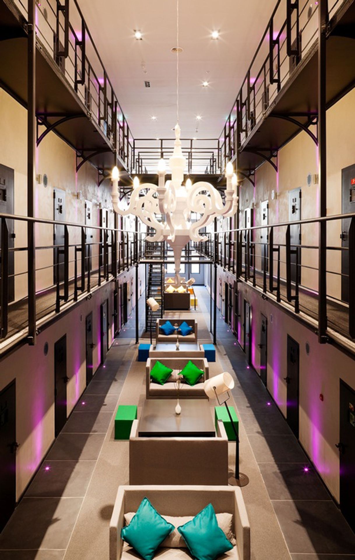 Hotel Het Arresthuis, bývalá věznice - 8 - Z věznice se stal luxusní hotel (2/9)