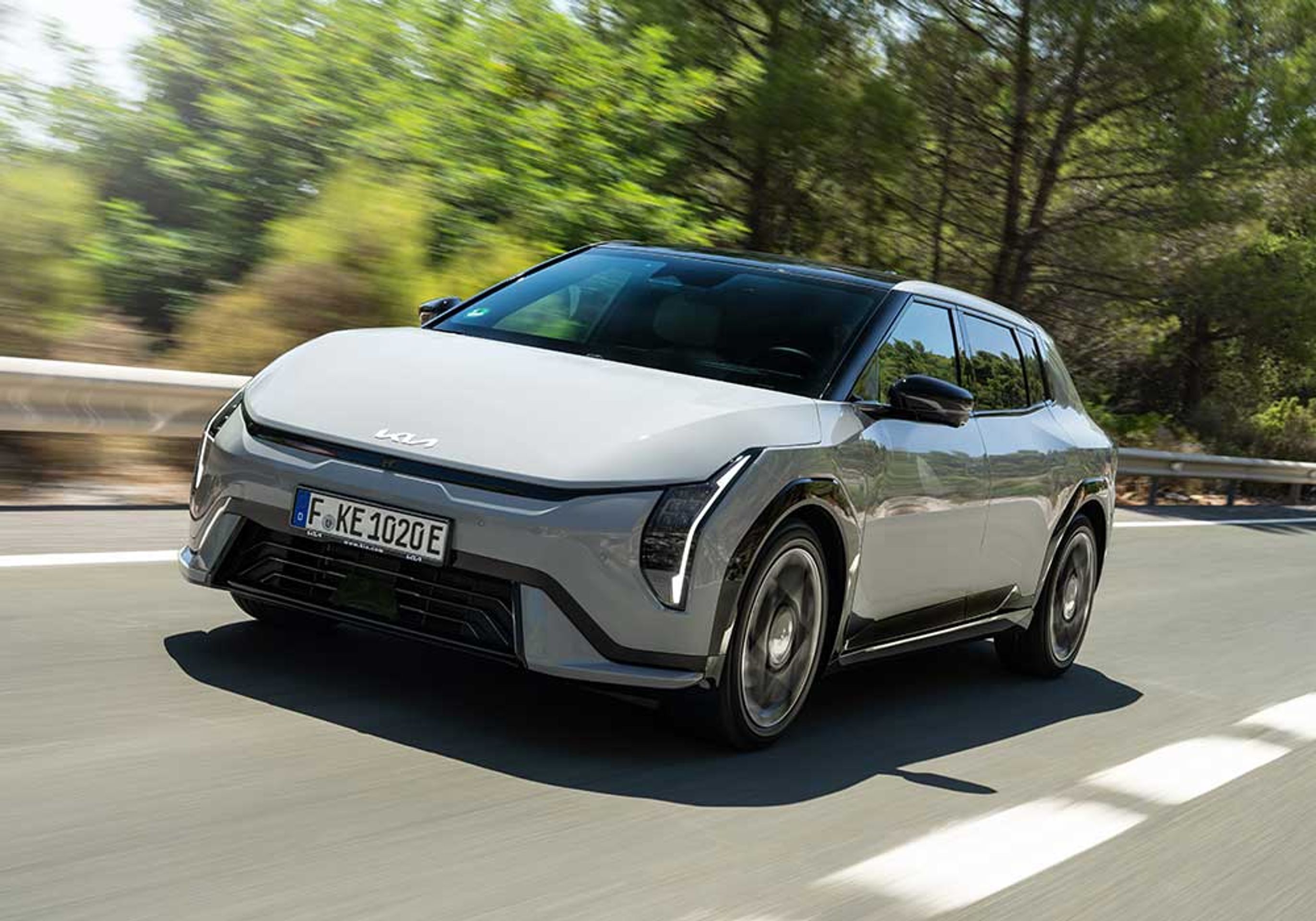 Kia EV4 - Finalisté ankety Evropské auto roku 2026 (4/7)