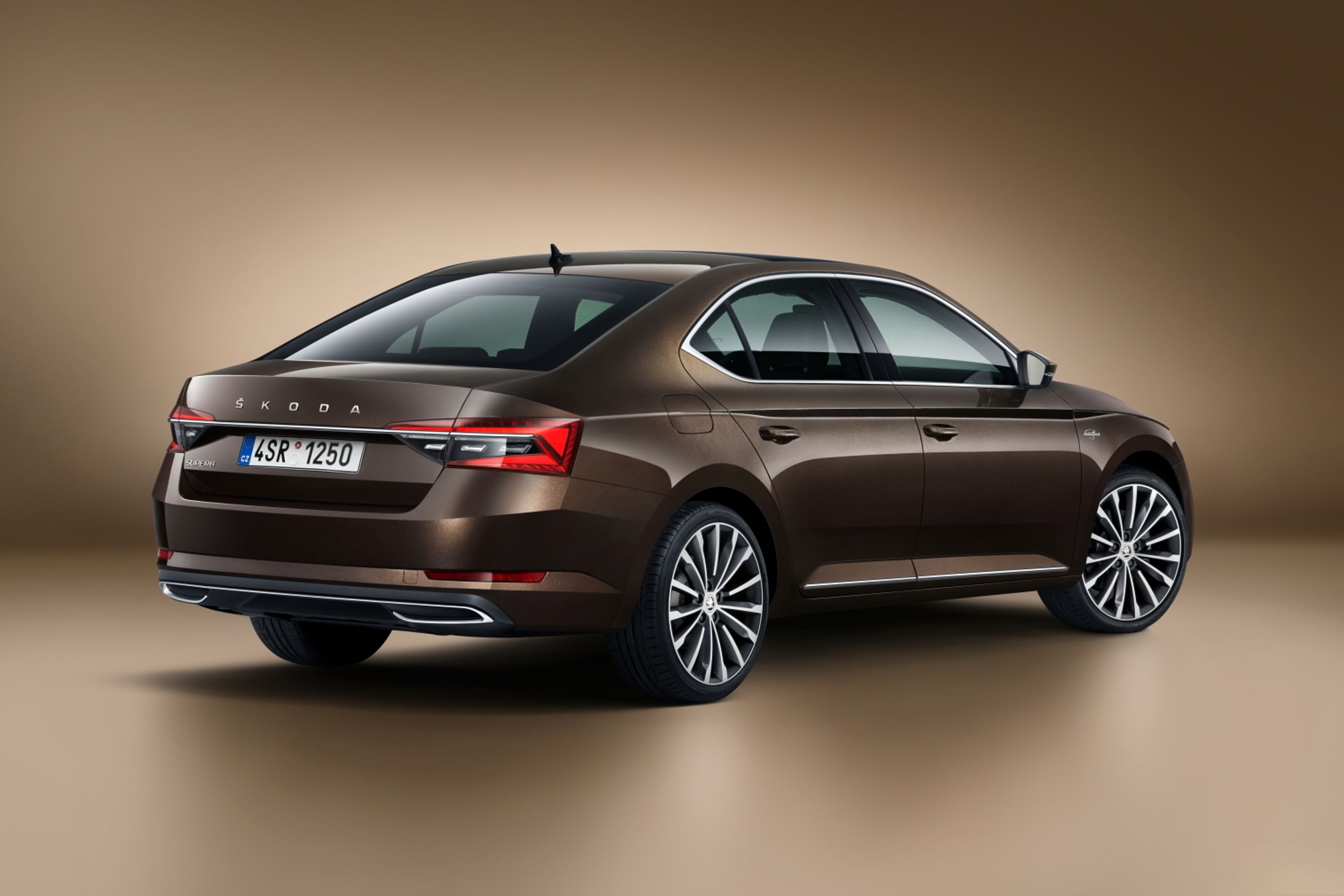 Modernizovaná Škoda Superb - 7 - Fotogalerie: Modernizovaná Škoda Superb (4/25)