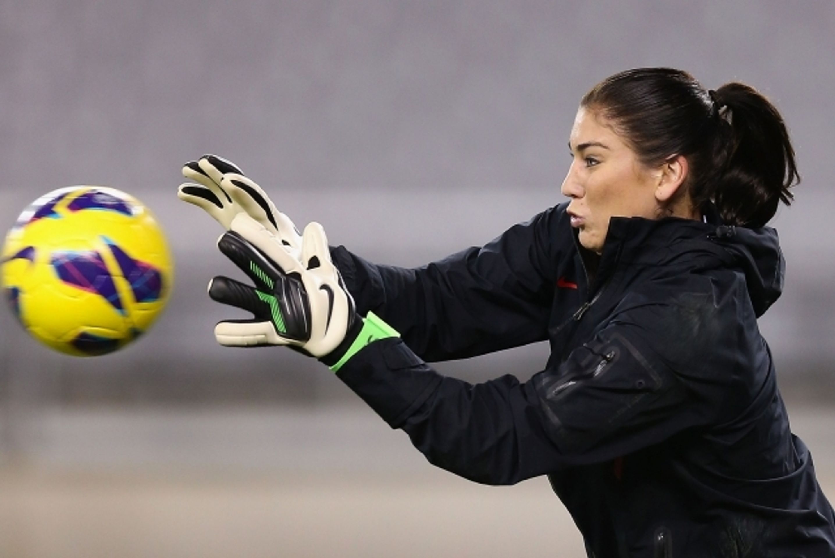 Hope Solová - 9 - GALERIE: Brankářka fotbalistek USA Hope Solová (8/12)