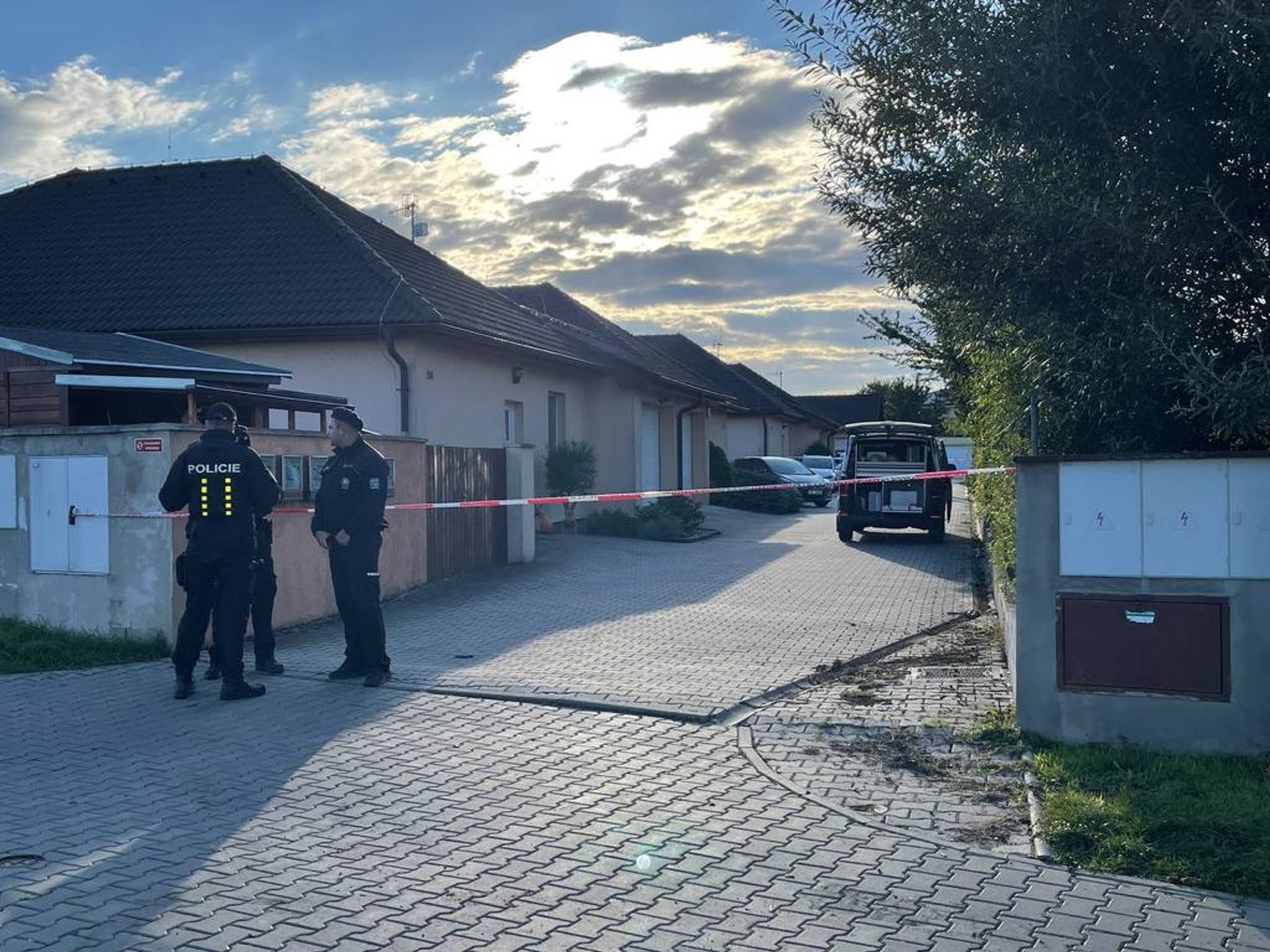 Násilný trestný čin v Měšicích (2) - Násilný trestný čin v Měšicích (2/7)