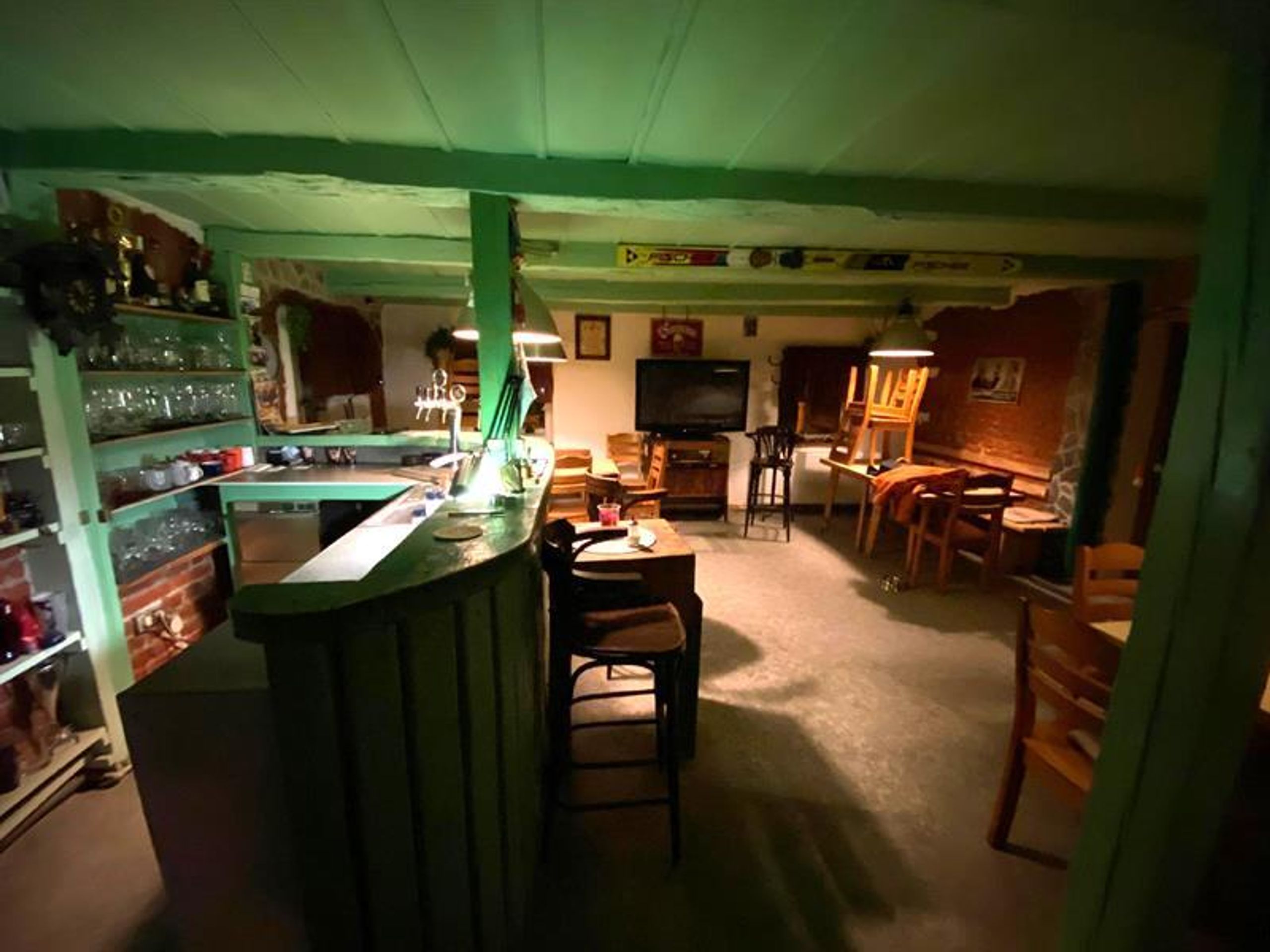 Celníci odhalili otevřenou restauraci v Liberci - 2 - GALERIE: Celníci odhalili otevřenou restauraci v Liberci (2/3)