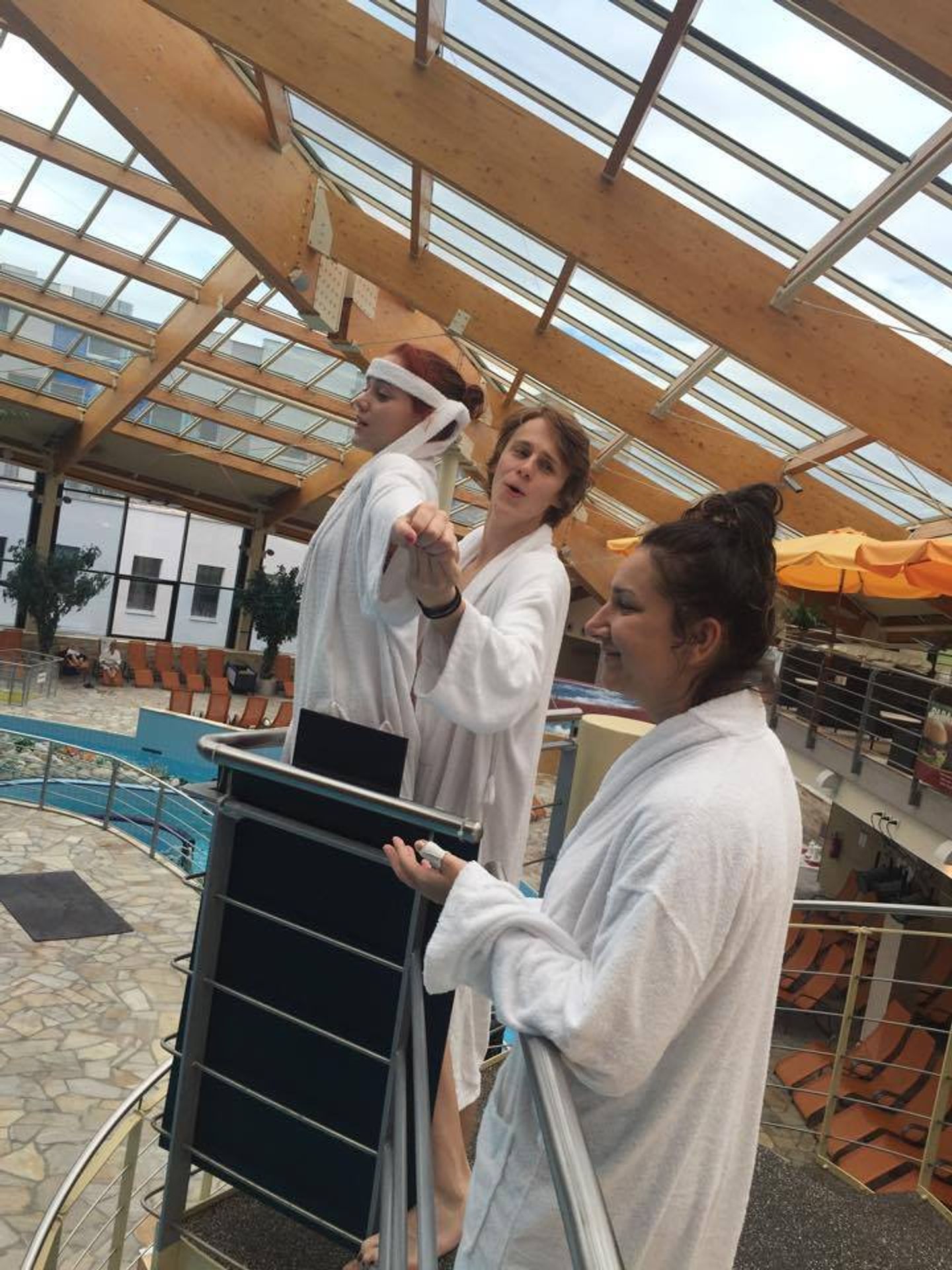 SuperStar 2015: TOP 6 si užívá wellness a vířivku - 6 - Galerie: Finalisti SuperStar ve wellness centru (11/15)