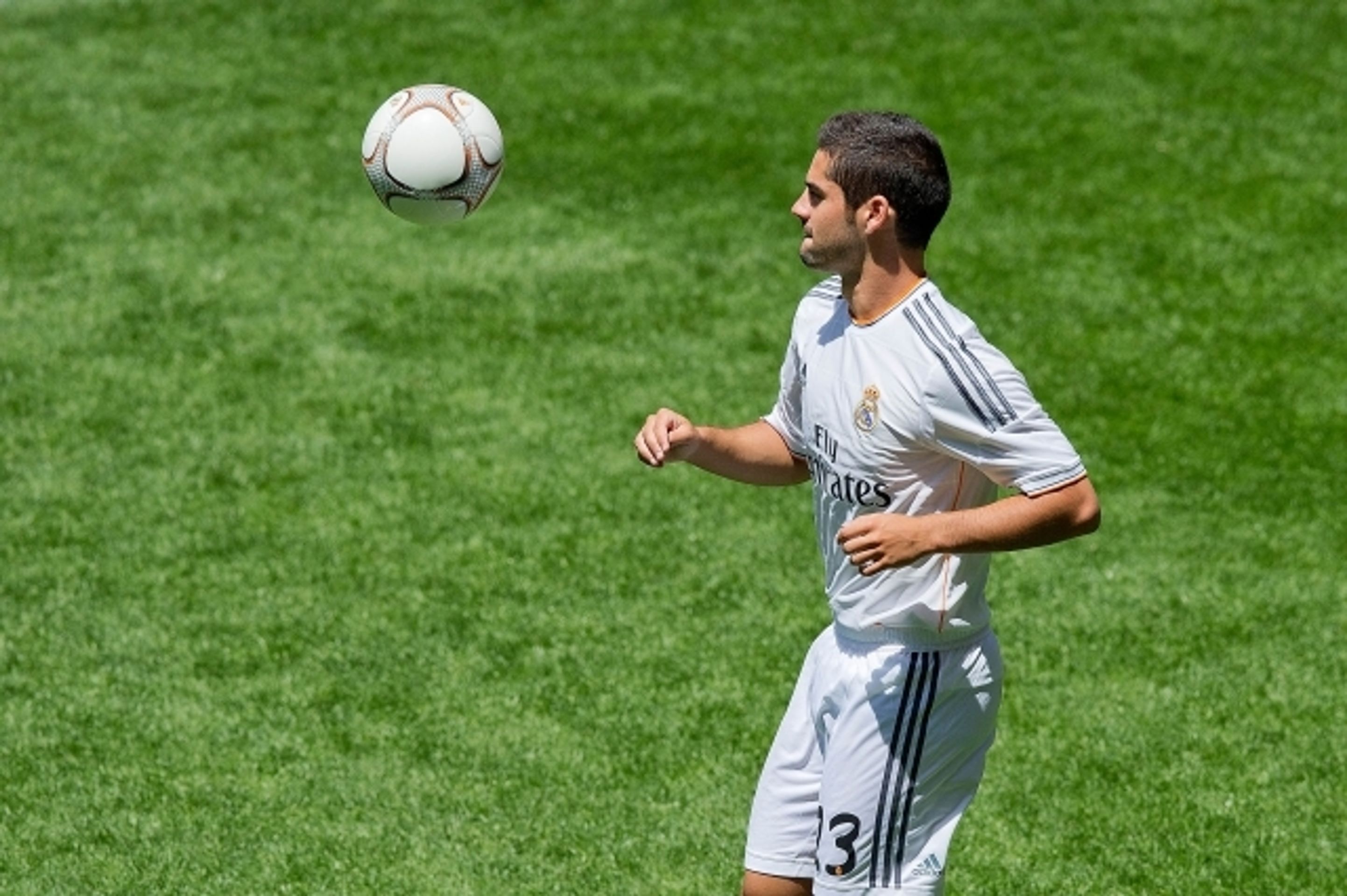 Isco se představil jako nová posila Realu Madrid - 11 - GALERIE: Isco se představil jako nová posila Realu Madrid (8/12)