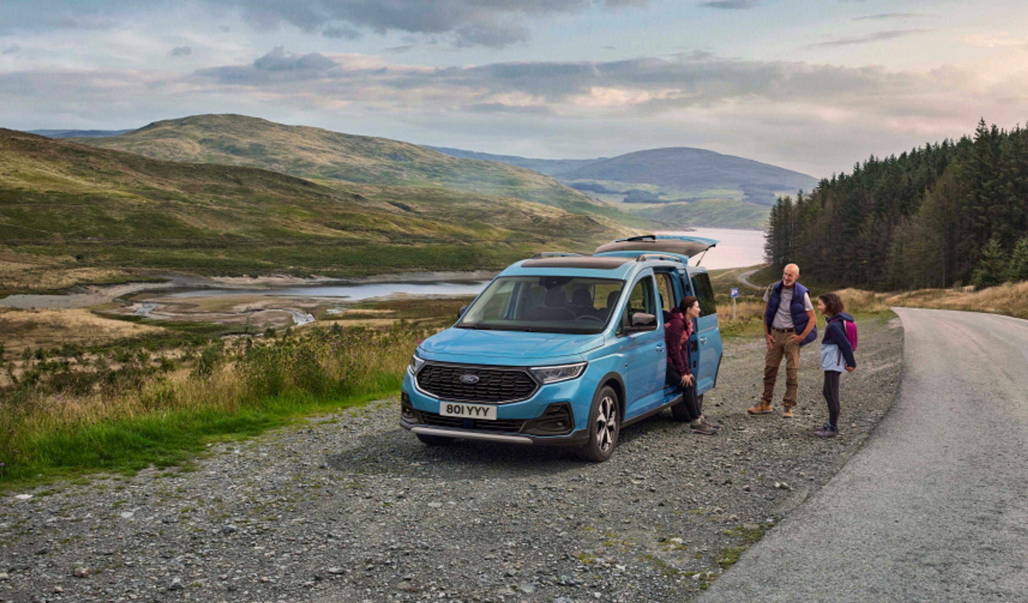 Ford Tourneo Connect - Z nového Fordu Tourneo je všestranné auto pro rodinu (10/13)
