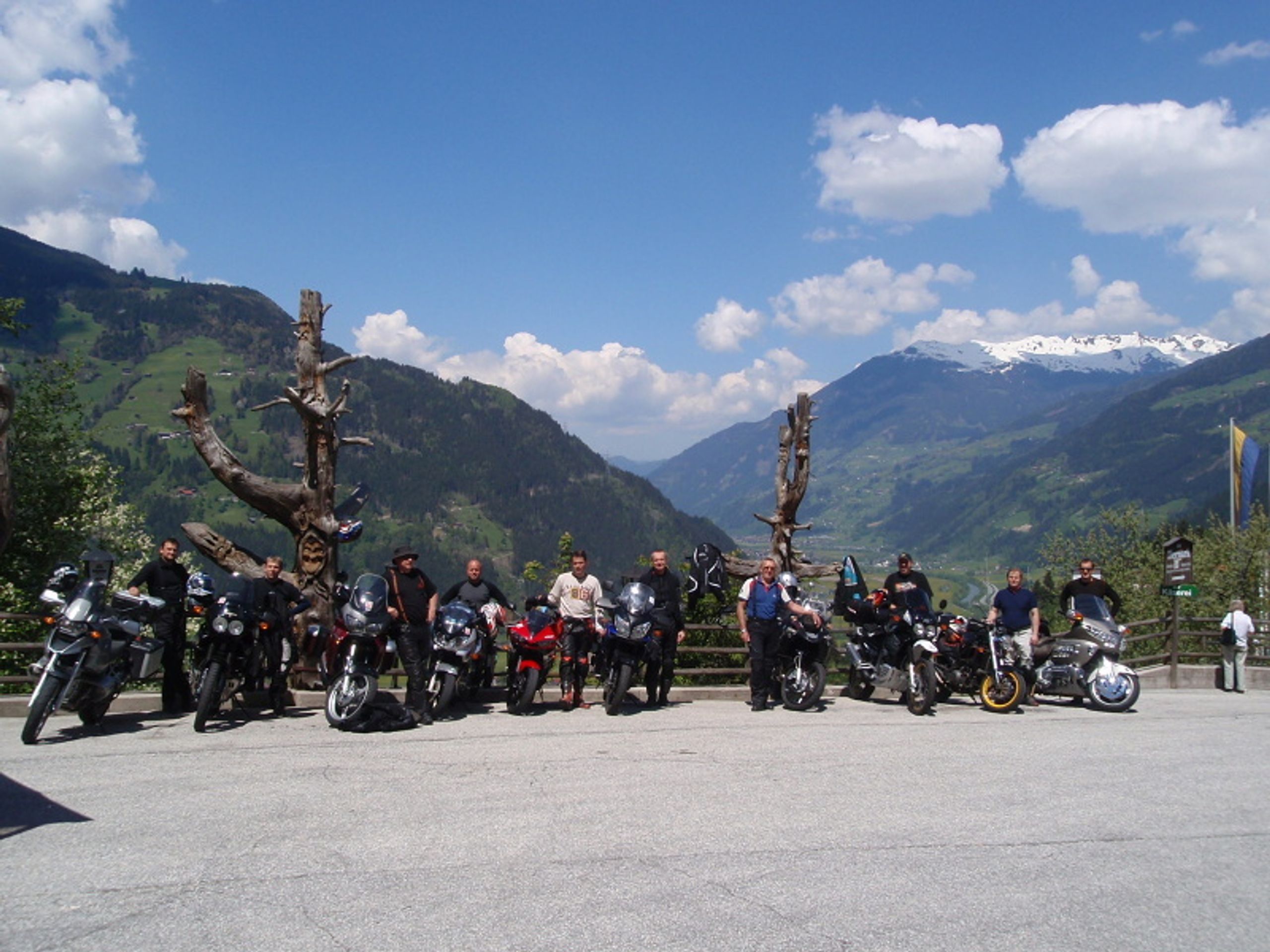 Naše parta s motorkami - GALERIE Moto Alpy I (2/10)