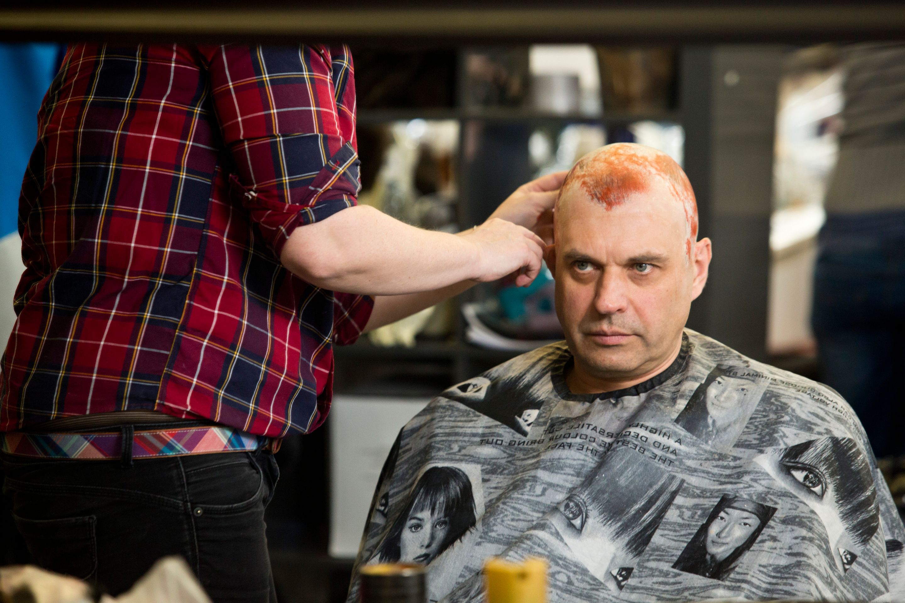 Tvoje tvář má známý hlas - fotky z maskérny - 8 - GALERIE: Tvoje tvář má známý hlas - fotky z maskérny (8/10)