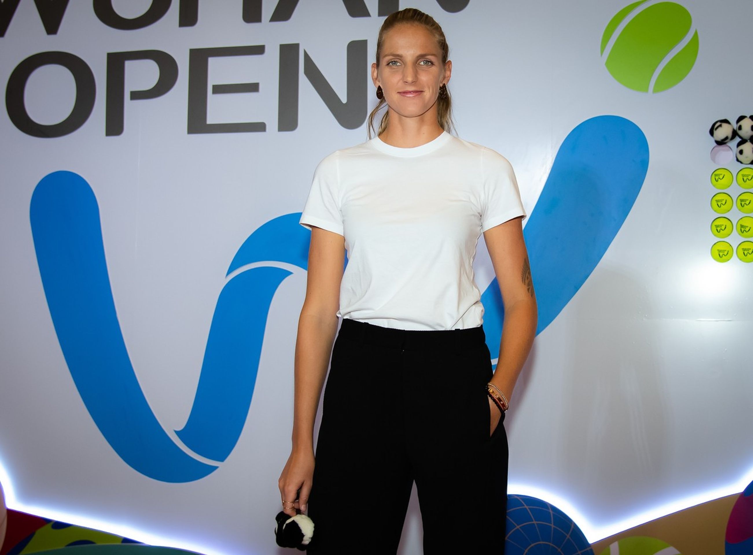 Ležérní styl zvolila před turnajem ve Wu-chanu - GALERIE: Móda Karolíny Plíškové v posledních letech (3/5)