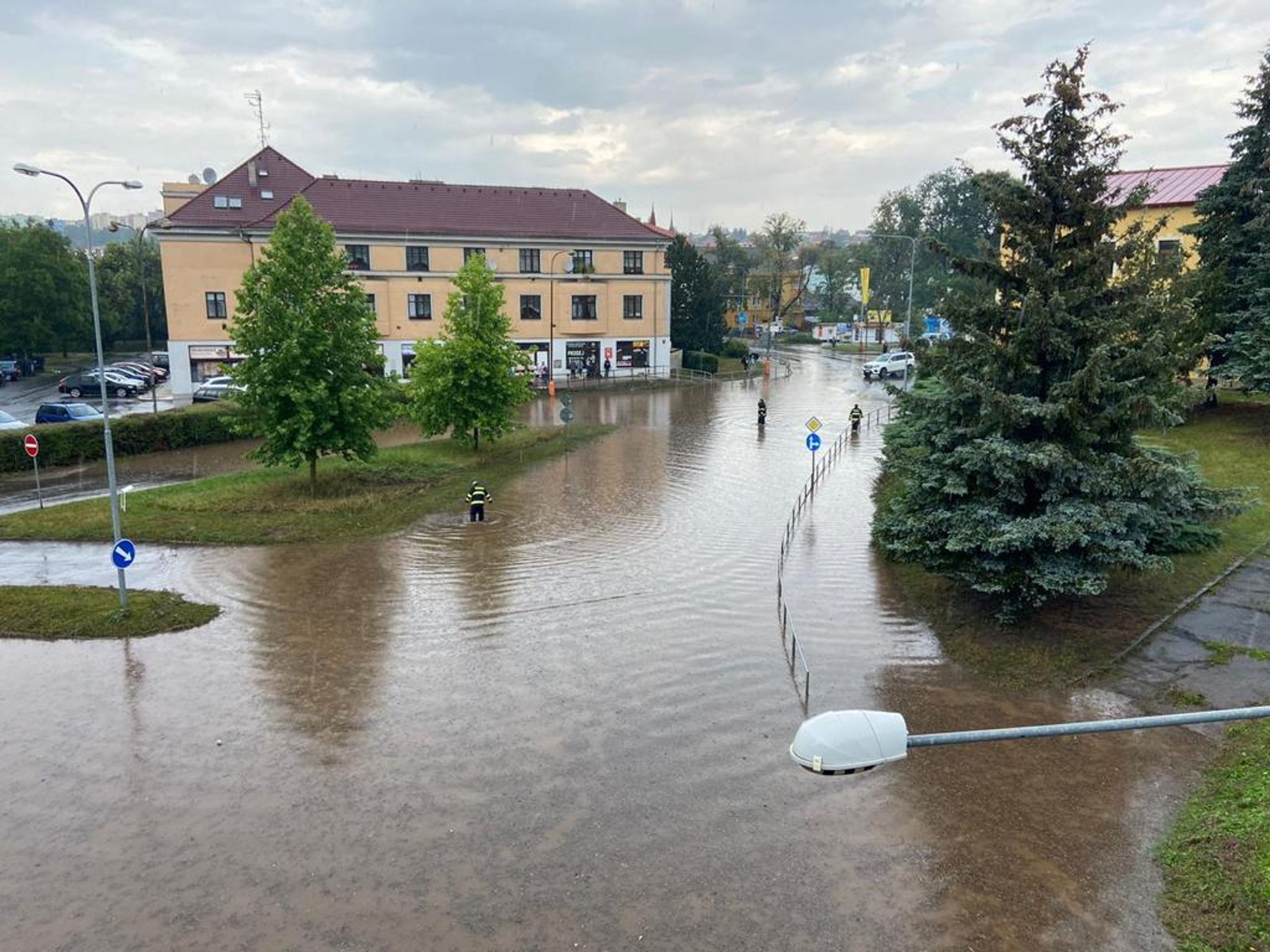 Obří laguna po bouřce v Rakovníku - 7 - GALERIE: Obří laguna po bouřce v Rakovníku (4/10)