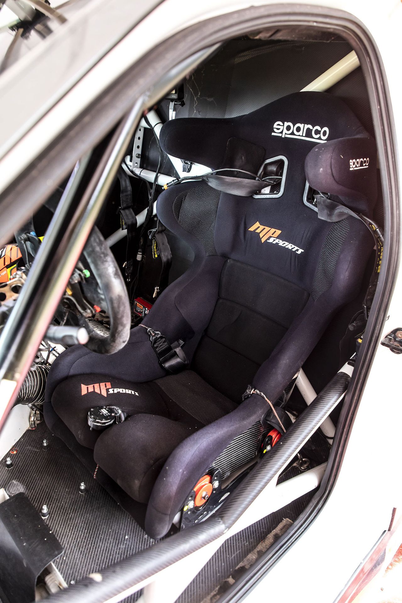 Martin Prokop a Ranger Raptor na tankodromu - 8 - GALERIE: Martin Prokop na tankodromu s Ranger Raptorem (9/16)