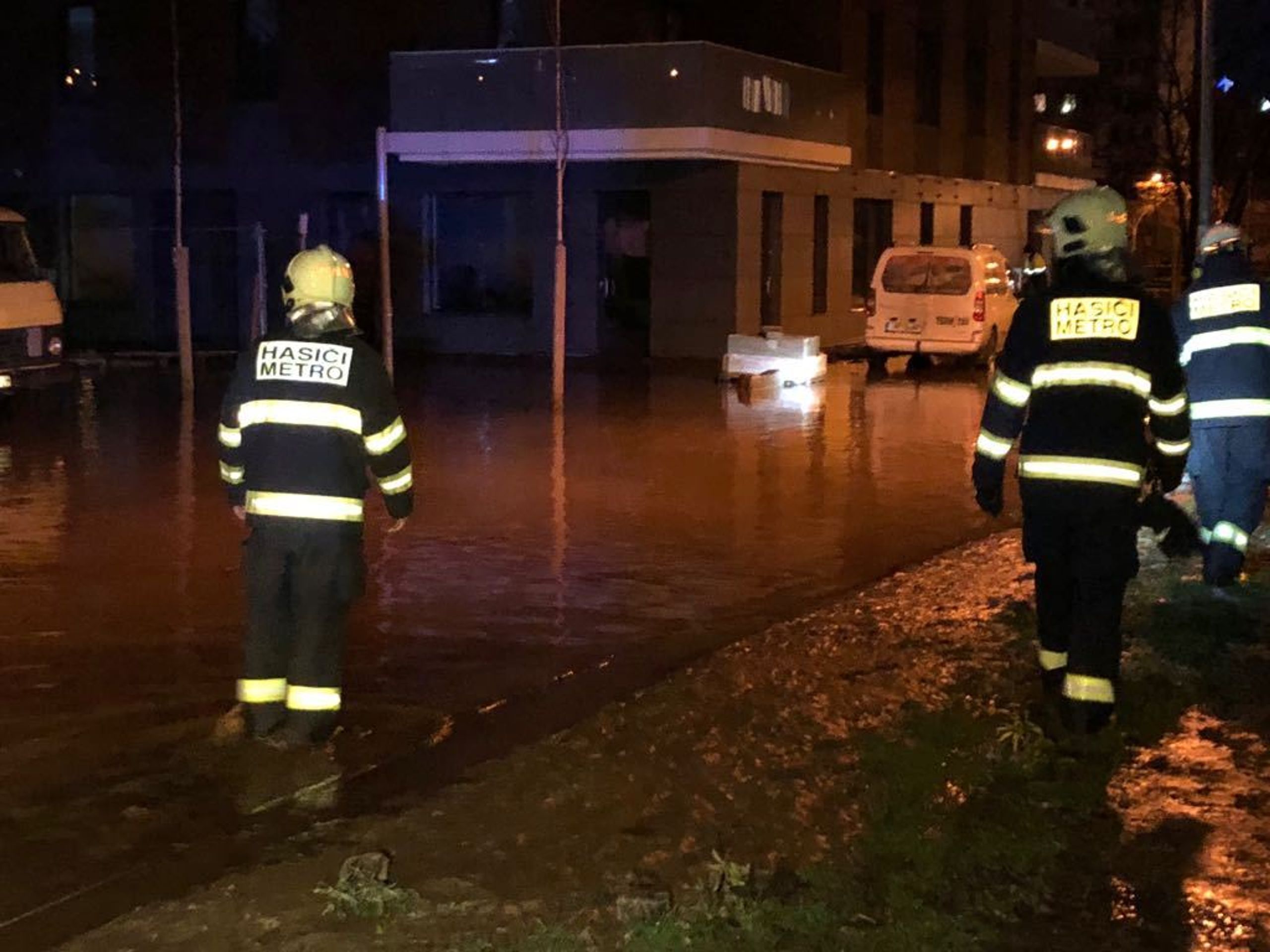 Havárie vody v pražské Libni - 8 - GALERIE: Havárie vody v Praze (8/12)