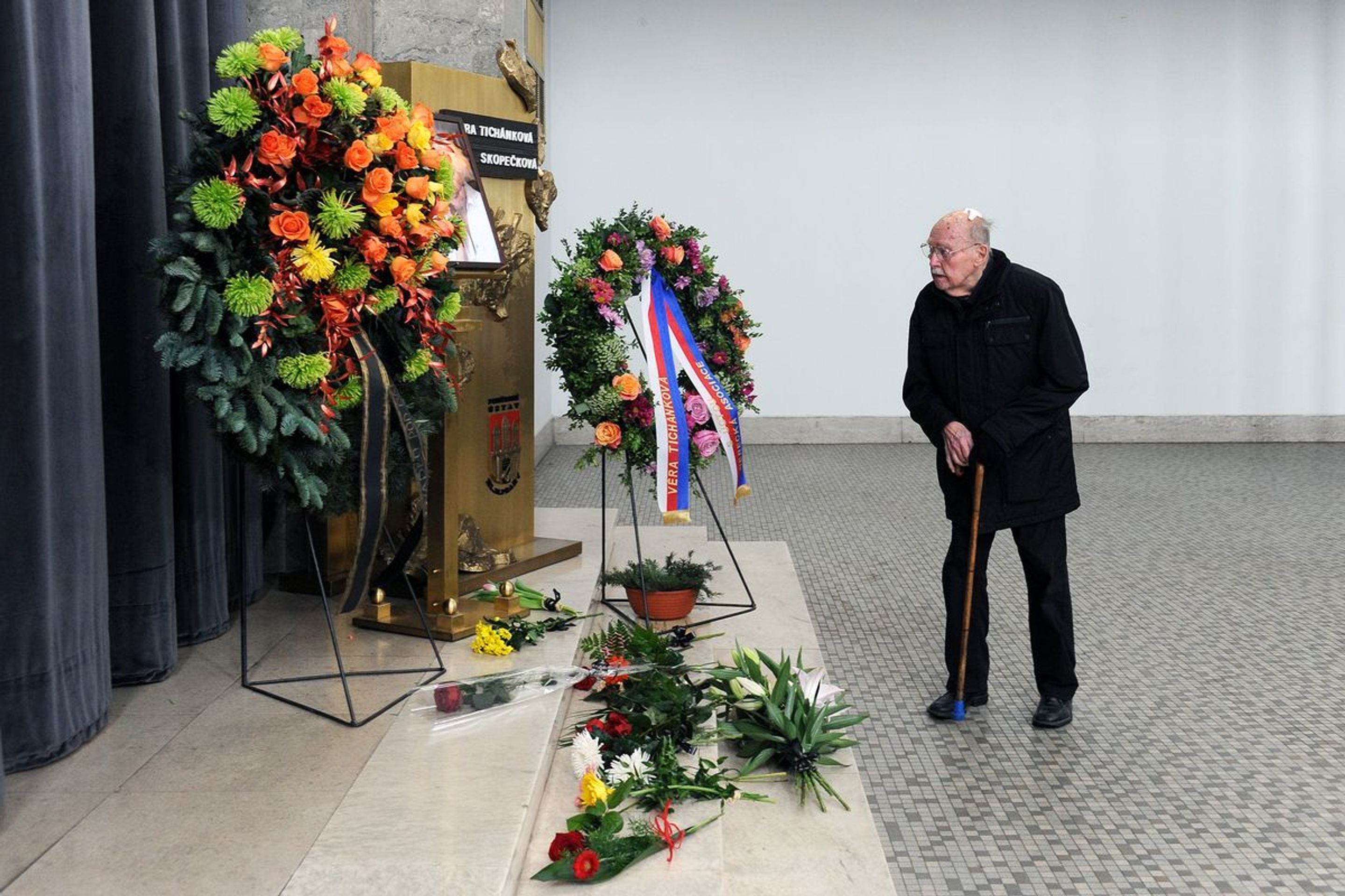 Pohřeb Věry Tichánkové - 1 - GALERIE: Poslední rozloučení s Věrou Tichánkovou (6/18)