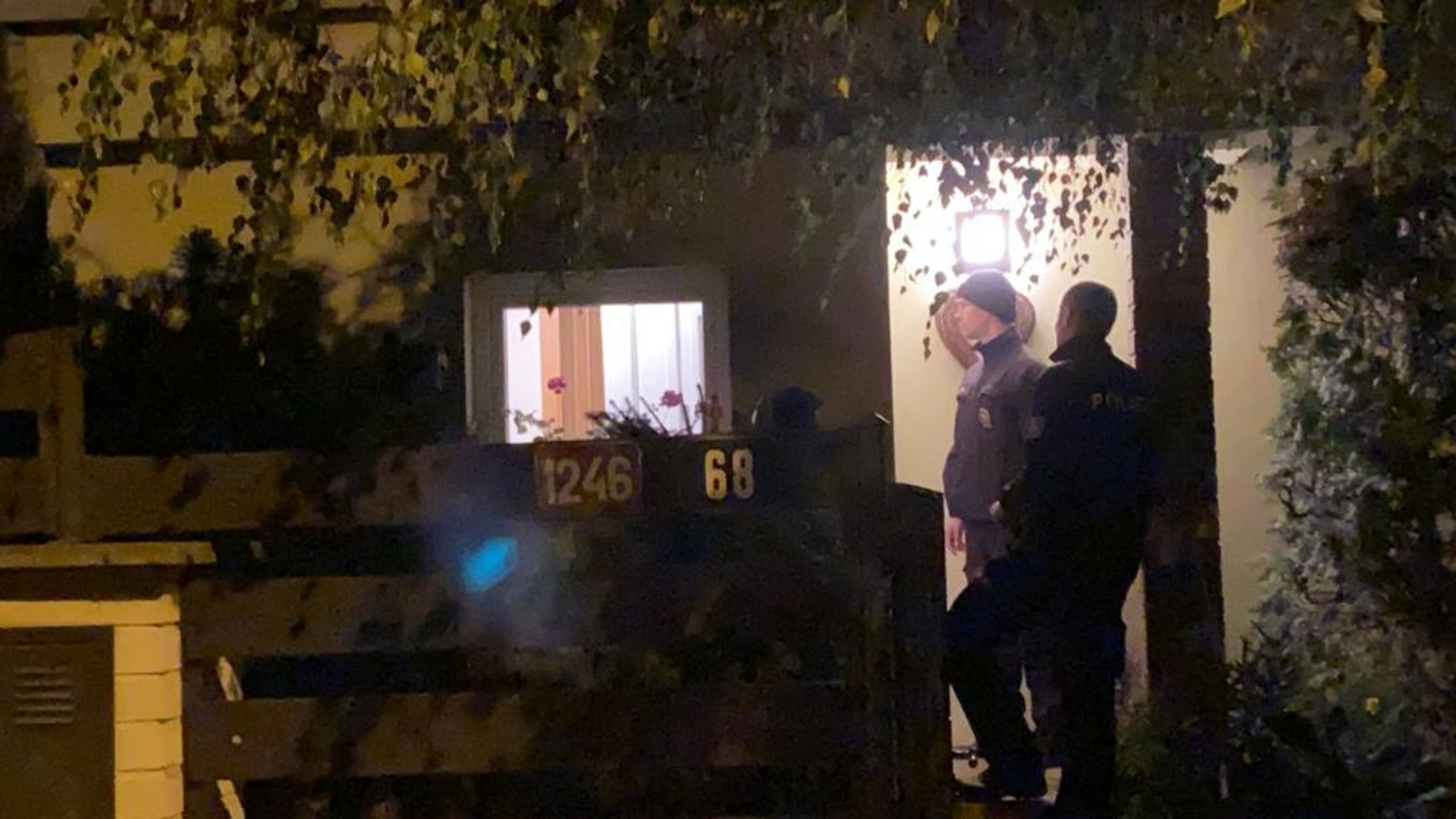 Noční incident před domem zavražděné v Radotíně - 9 - GALERIE: Noční incident v Radotíně (9/12)