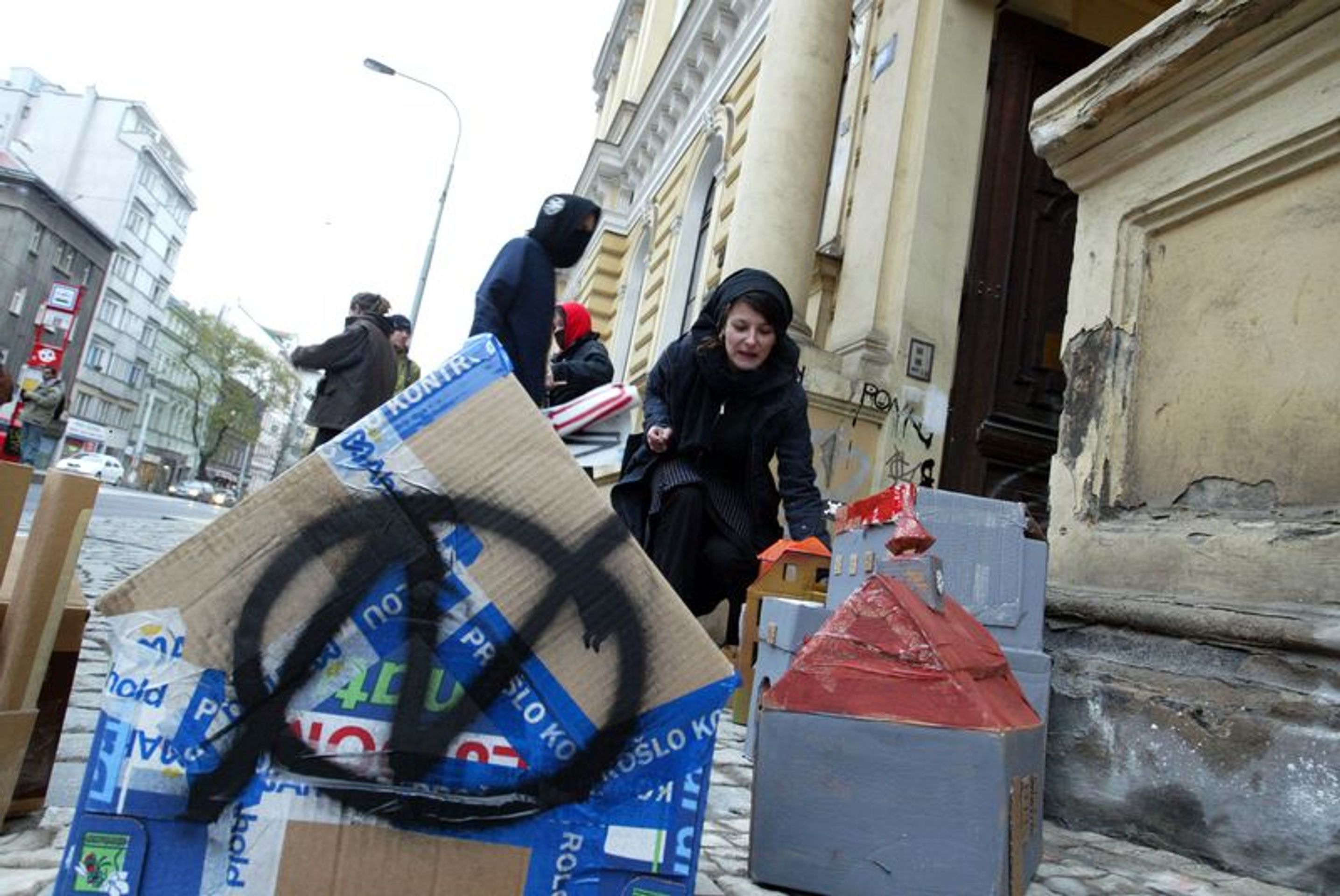Squateři u soudu kvůli obsazení domu na Albertově-3 - GALERIE: Soud se squatery, kteří obsadili dům na Albertově (4/6)
