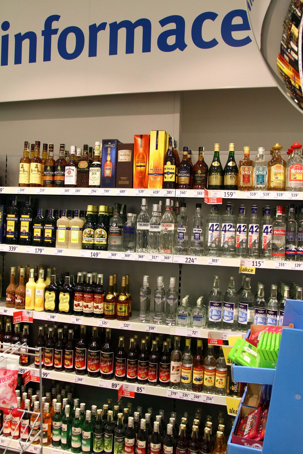 Prodejny stahují alkohol z pultů - 10 - Obchody stahují alkohol z regálů (7/15)