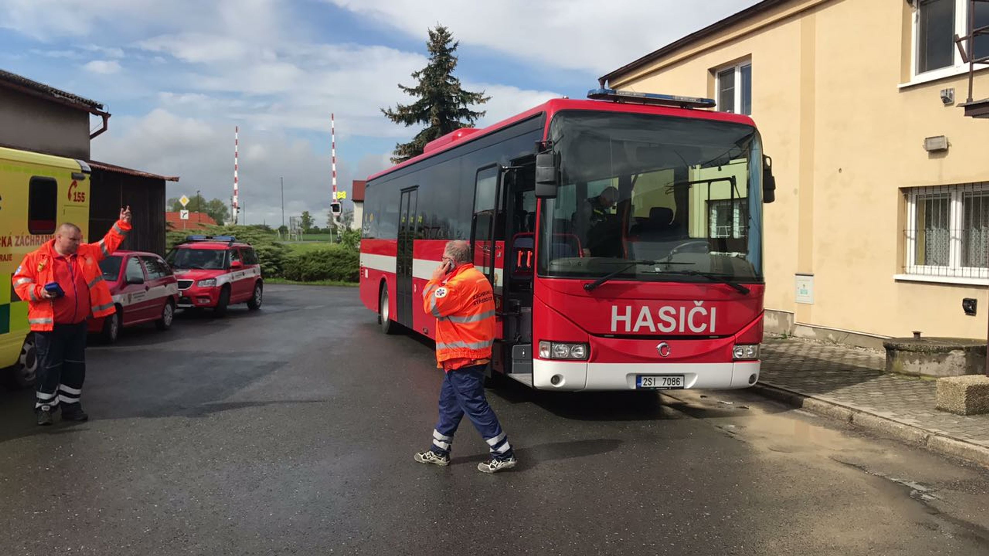 Nehoda autobusu s dětmi - 6 - GALERIE: Nehoda autobusu s dětmi (6/6)
