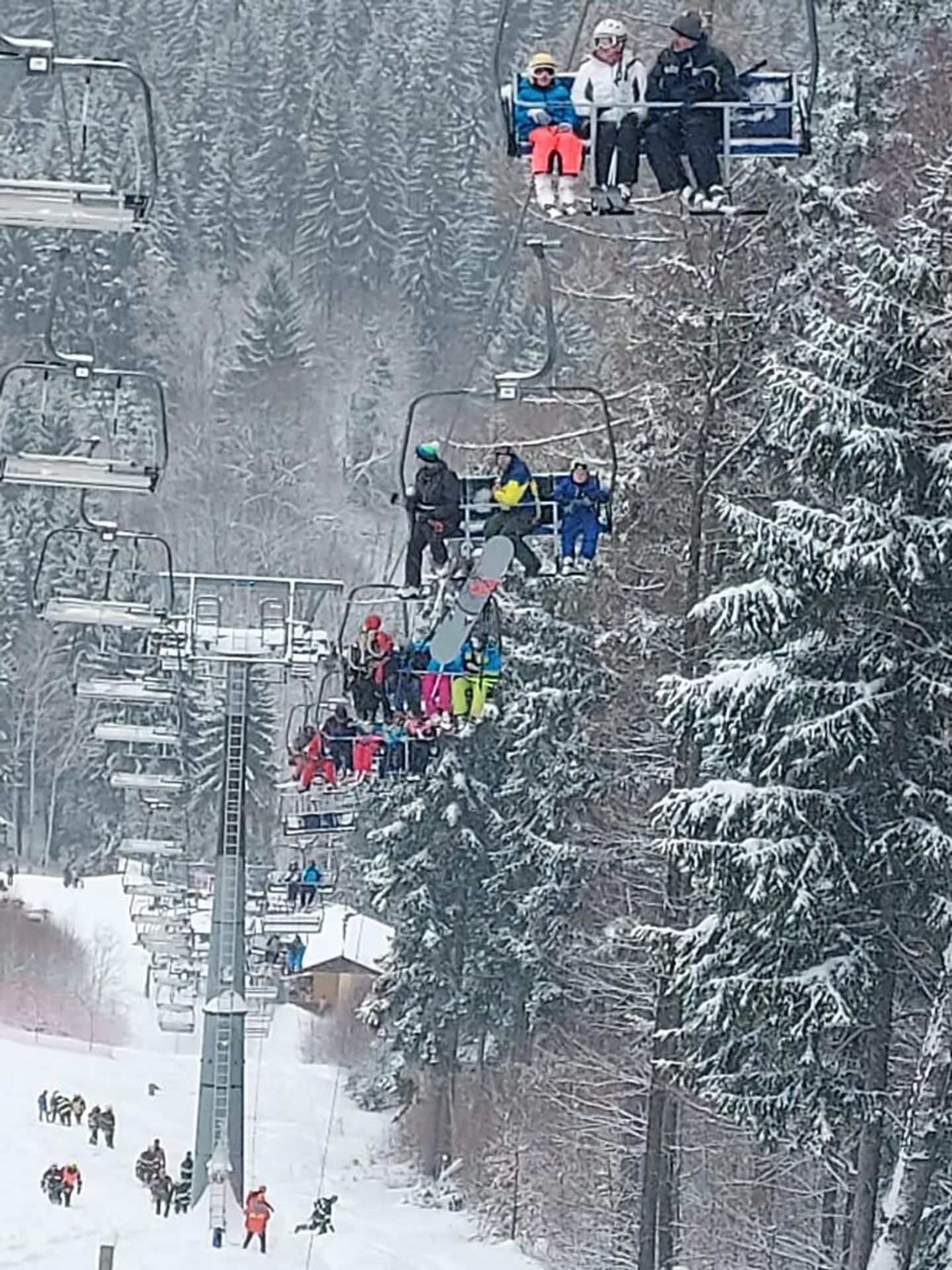 Záchrana lidí z lanovky - Záchrana lidí z lanovky (4/5)