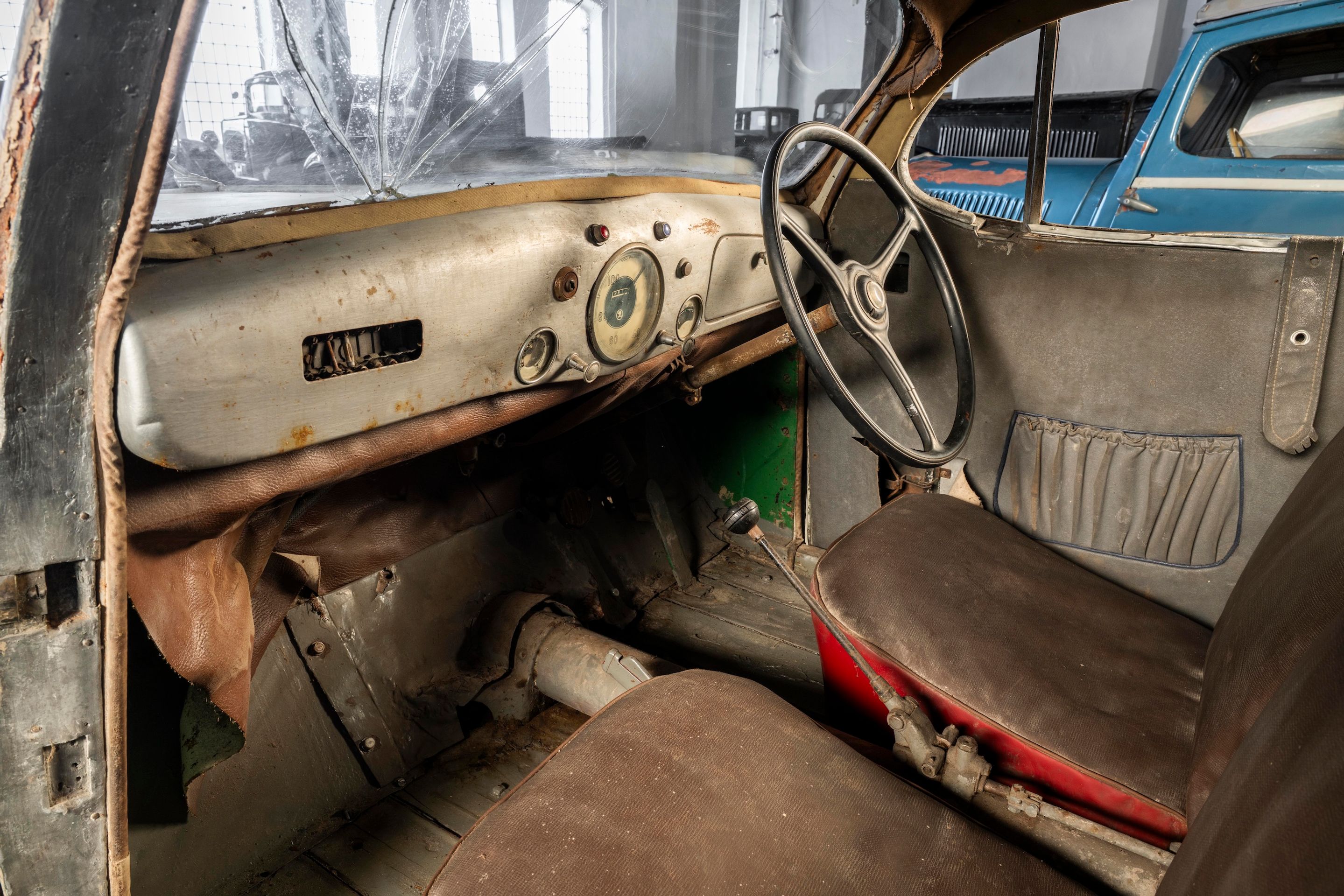 Unikátní historické vozy v nové expozici Škoda Muzea - Škoda Muzeum ukáže unikátní historické vozy před renovací (28/48)